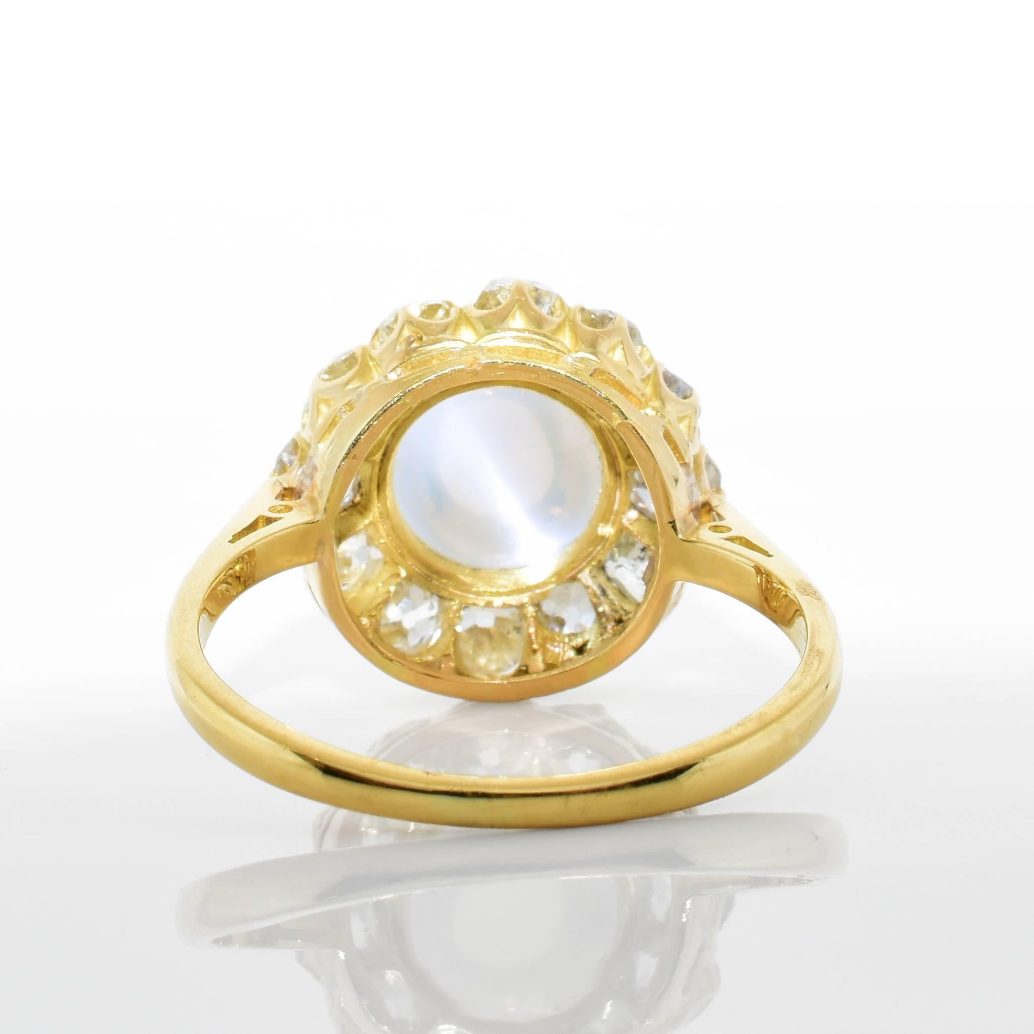 Antique Moonstone Diamond Gold Ring In Good Condition For Sale In Los Angeles, CA