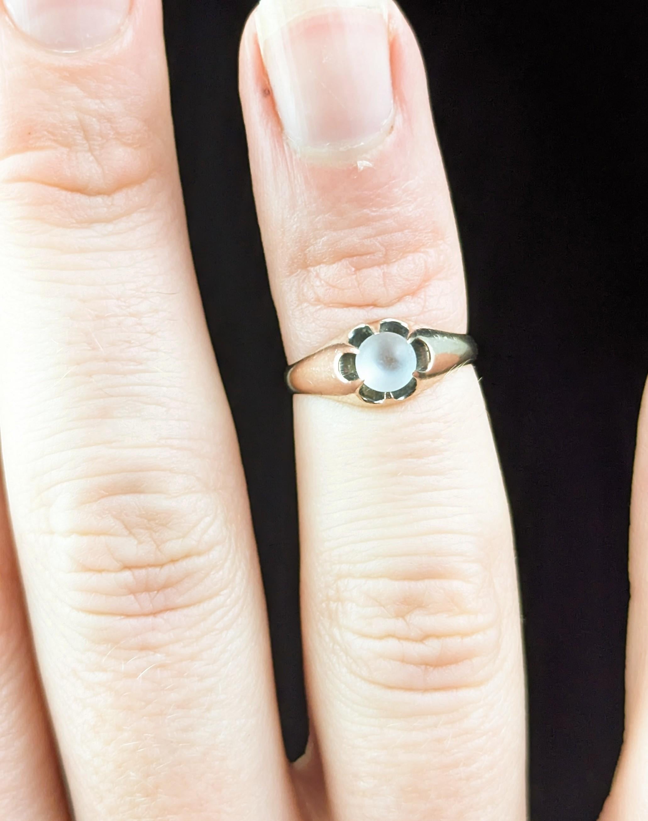Bead Antique Moonstone ring, Art Deco, 9k gold 