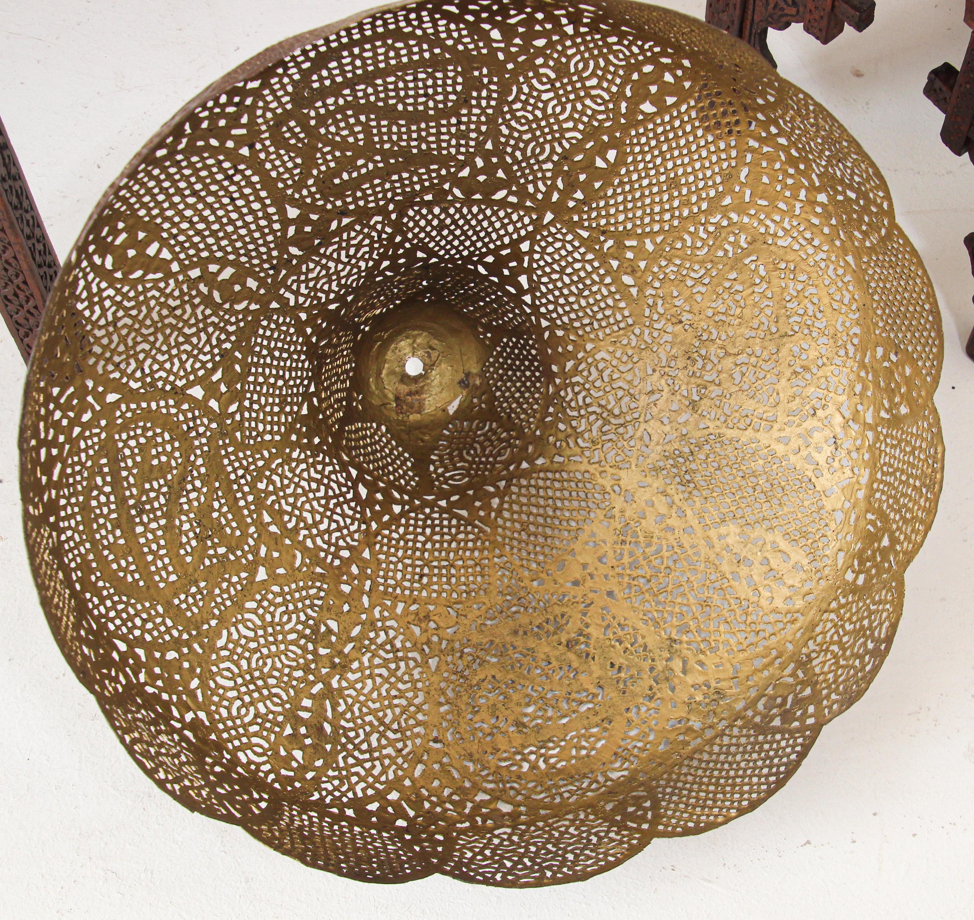 Antique Moorish Brass Table Lamp with Arabic Script For Sale 10