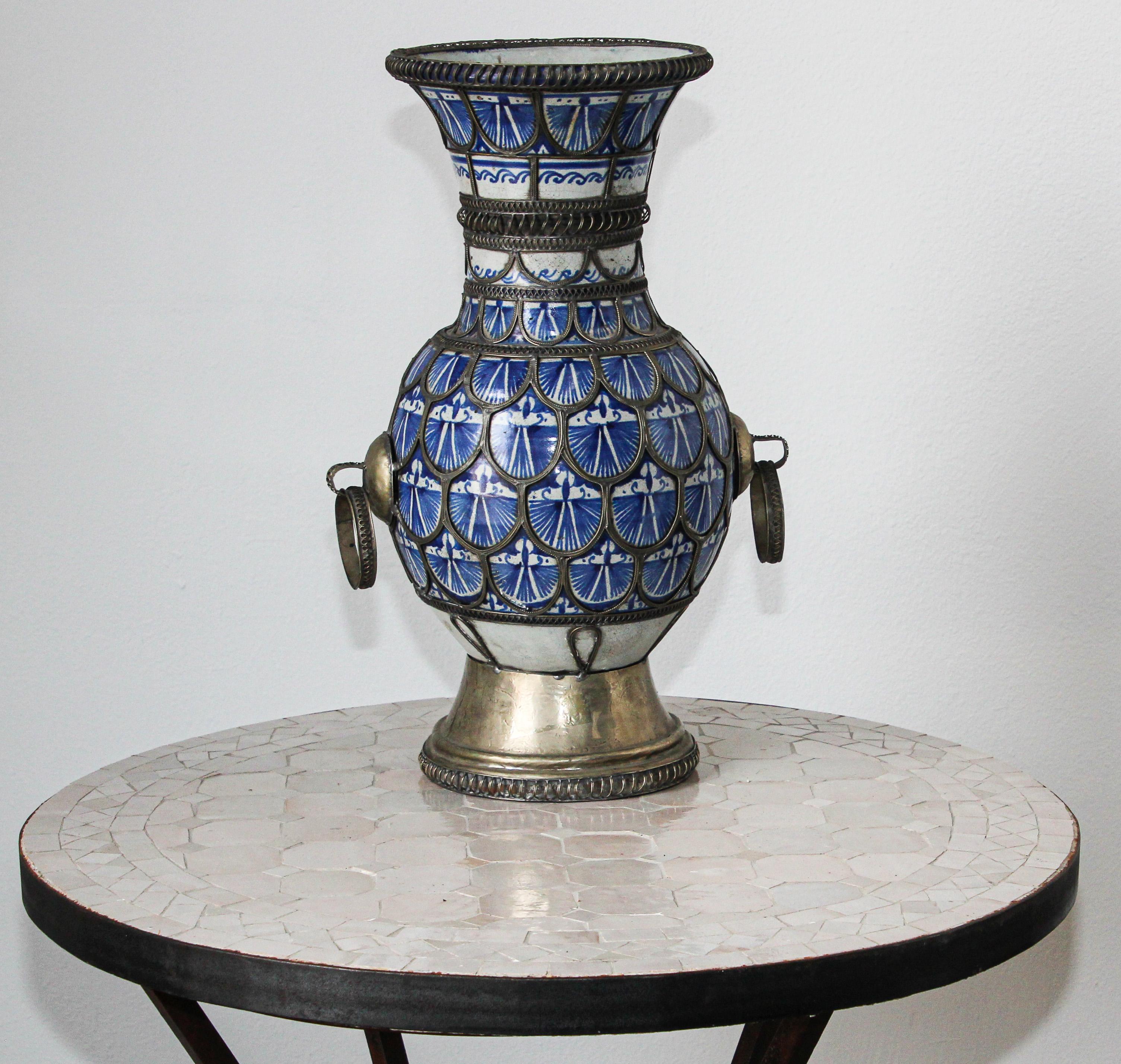 Antique Moorish  Ceramic Vase from Fez Blue and White with Silver filigree For Sale 2
