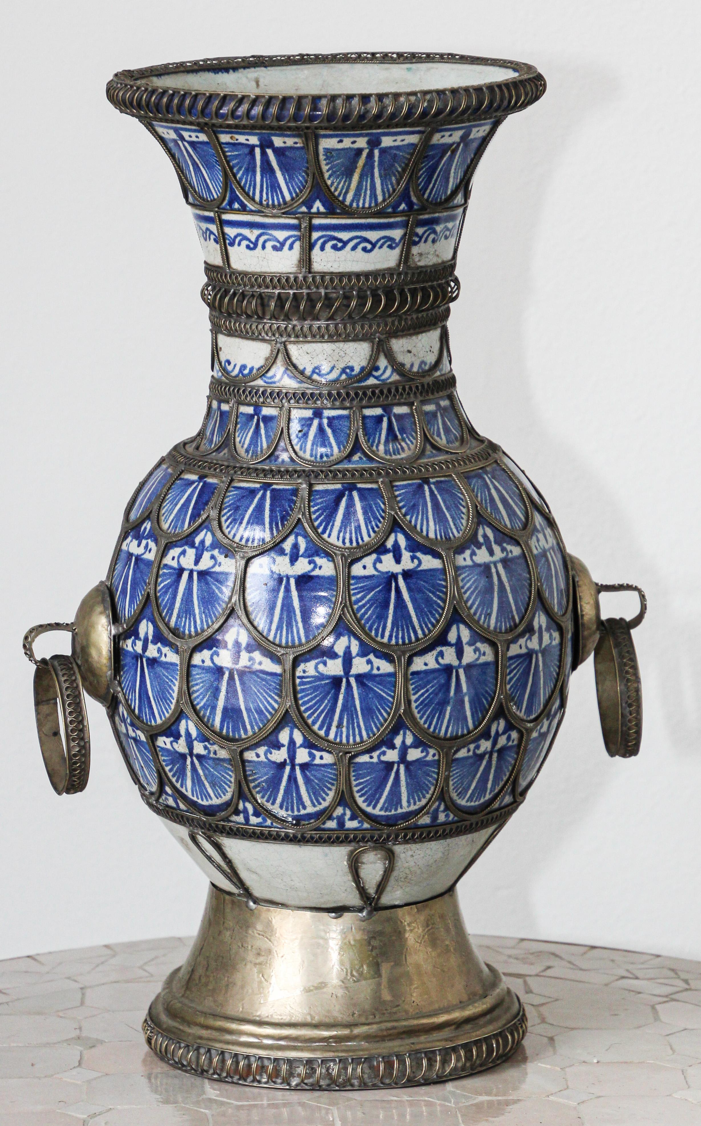 Antique Moorish  Ceramic Vase from Fez Blue and White with Silver filigree For Sale 4