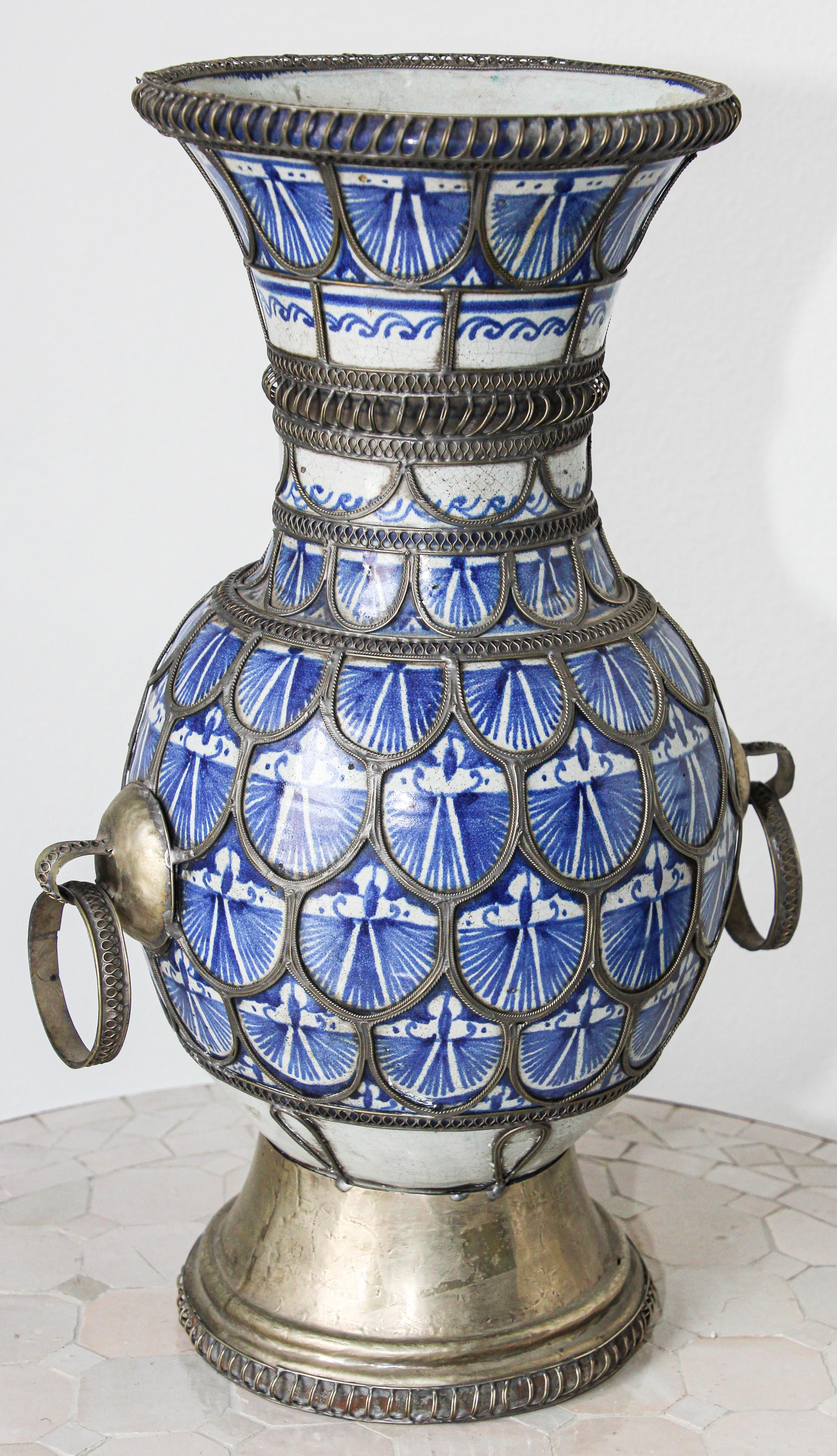 Antique Moorish  Ceramic Vase from Fez Blue and White with Silver filigree For Sale 7