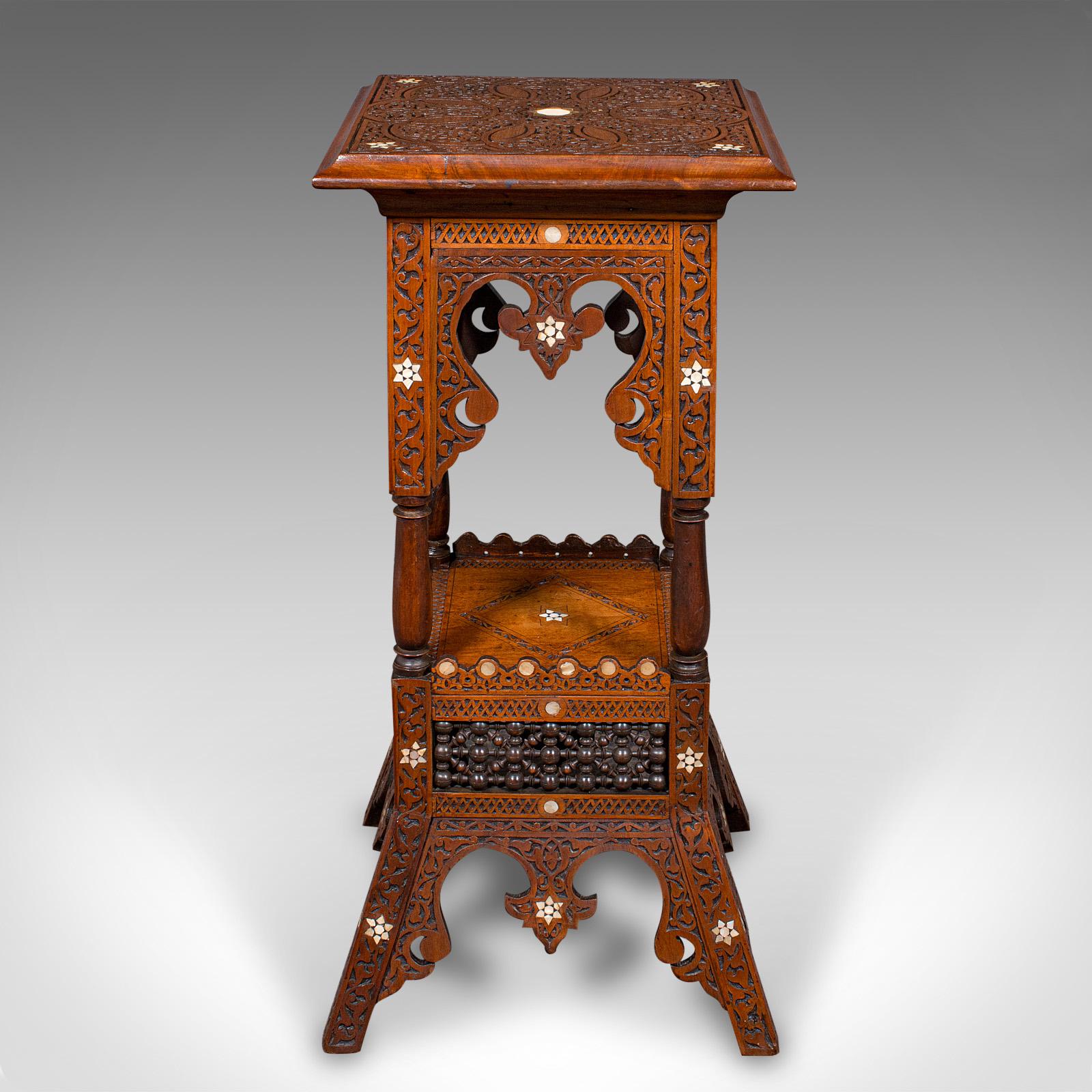 Ancien Stand de jardinière mauresque, Teck du Moyen-Orient, Podium de jardinière, Victorien Bon état - En vente à Hele, Devon, GB