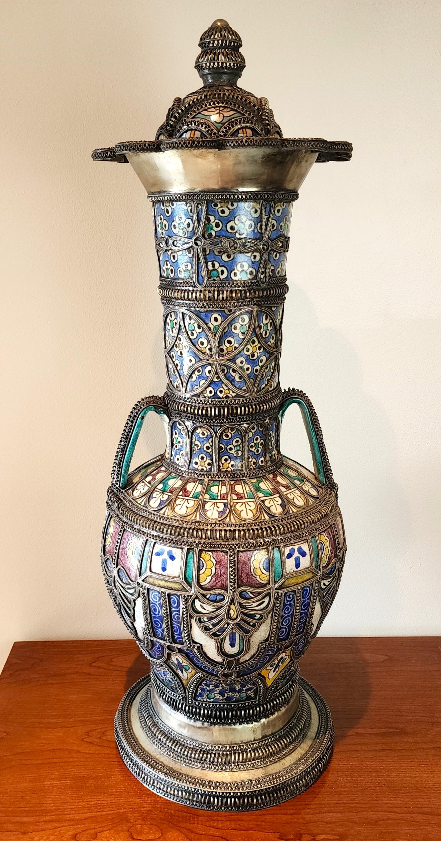 Antike maurische marokkanische Bodenvase aus Keramik im Angebot 9