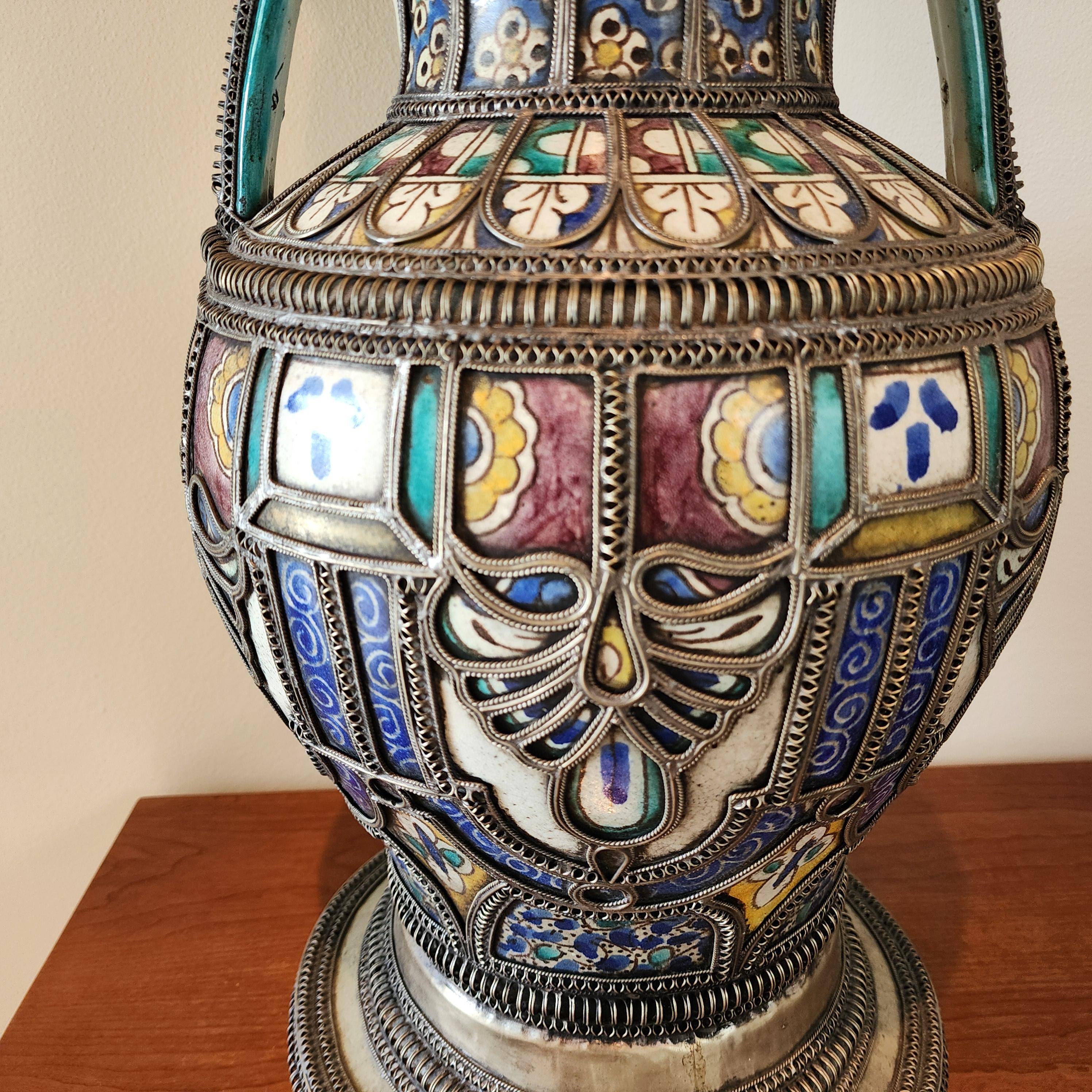 Antike maurische marokkanische Bodenvase aus Keramik (Marokkanisch) im Angebot