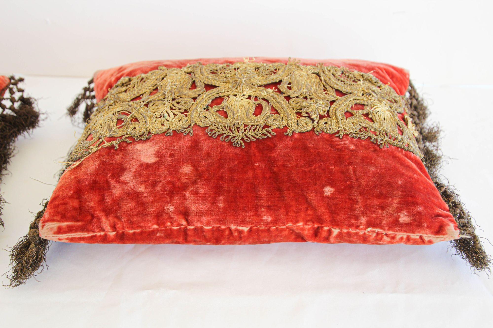 Antique Venetian Moorish Silk Velvet Throw Pillows Embellished Metallic Treads In Fair Condition For Sale In North Hollywood, CA