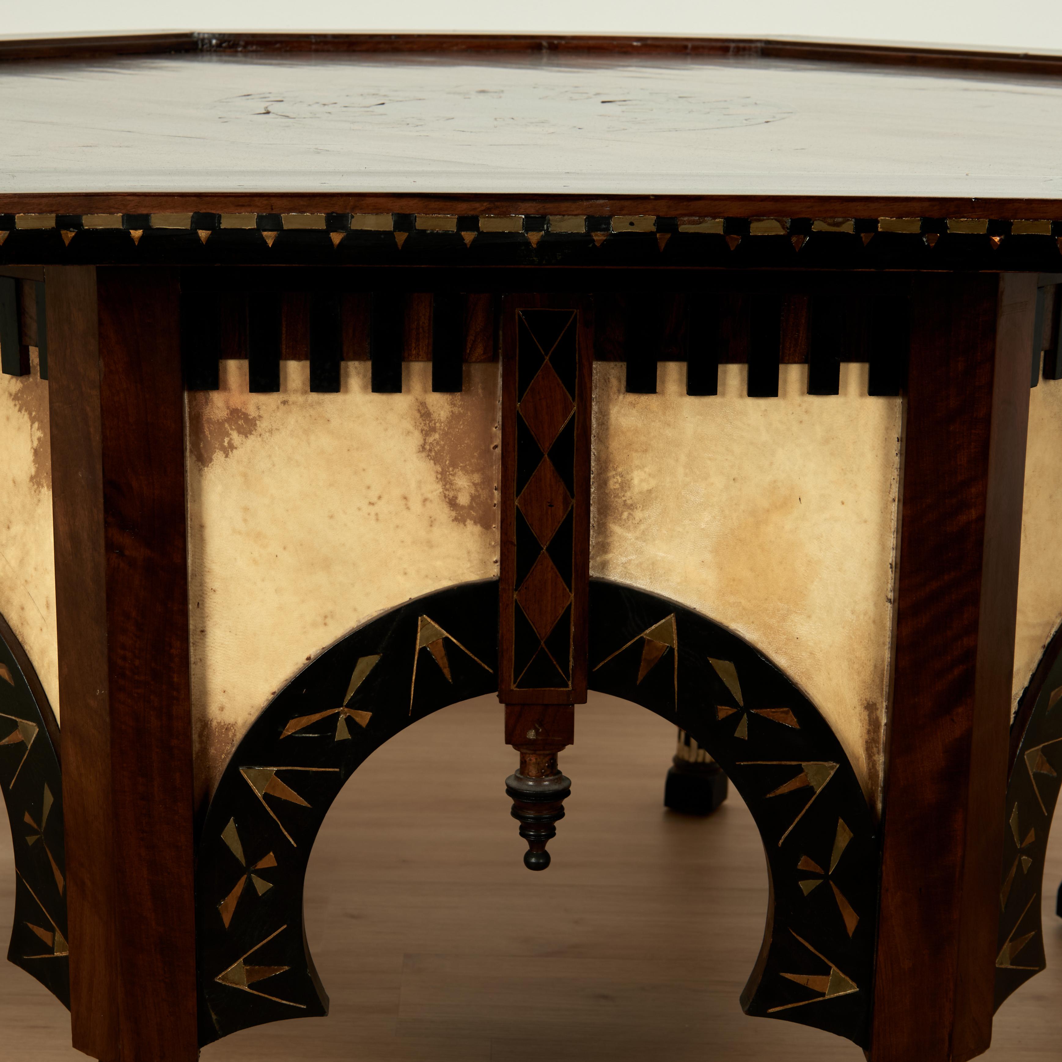 Antigua mesa italiana con incrustaciones de estilo morisco a la manera de Carlo Bugatti en venta 3