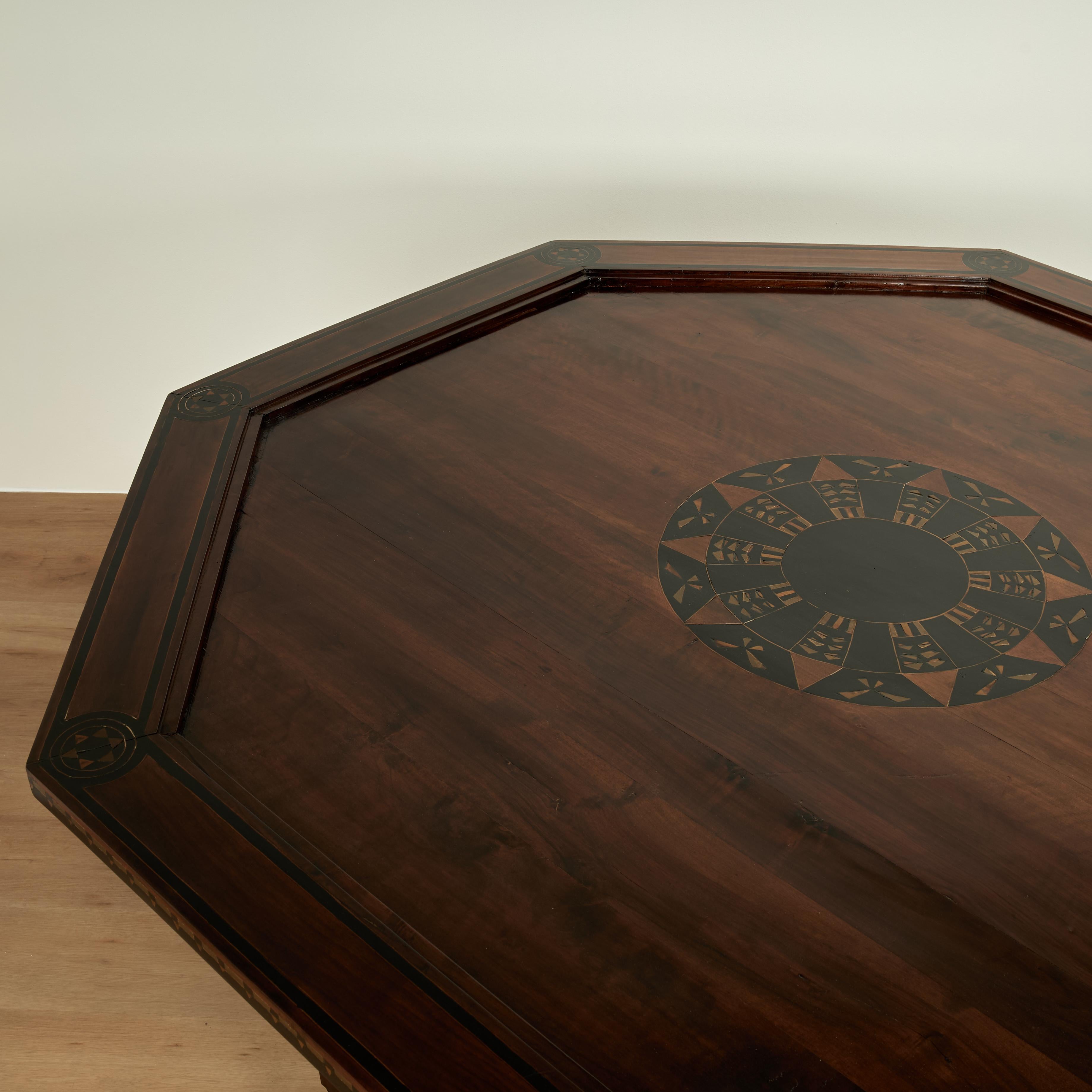 Antigua mesa italiana con incrustaciones de estilo morisco a la manera de Carlo Bugatti Art Nouveau en venta