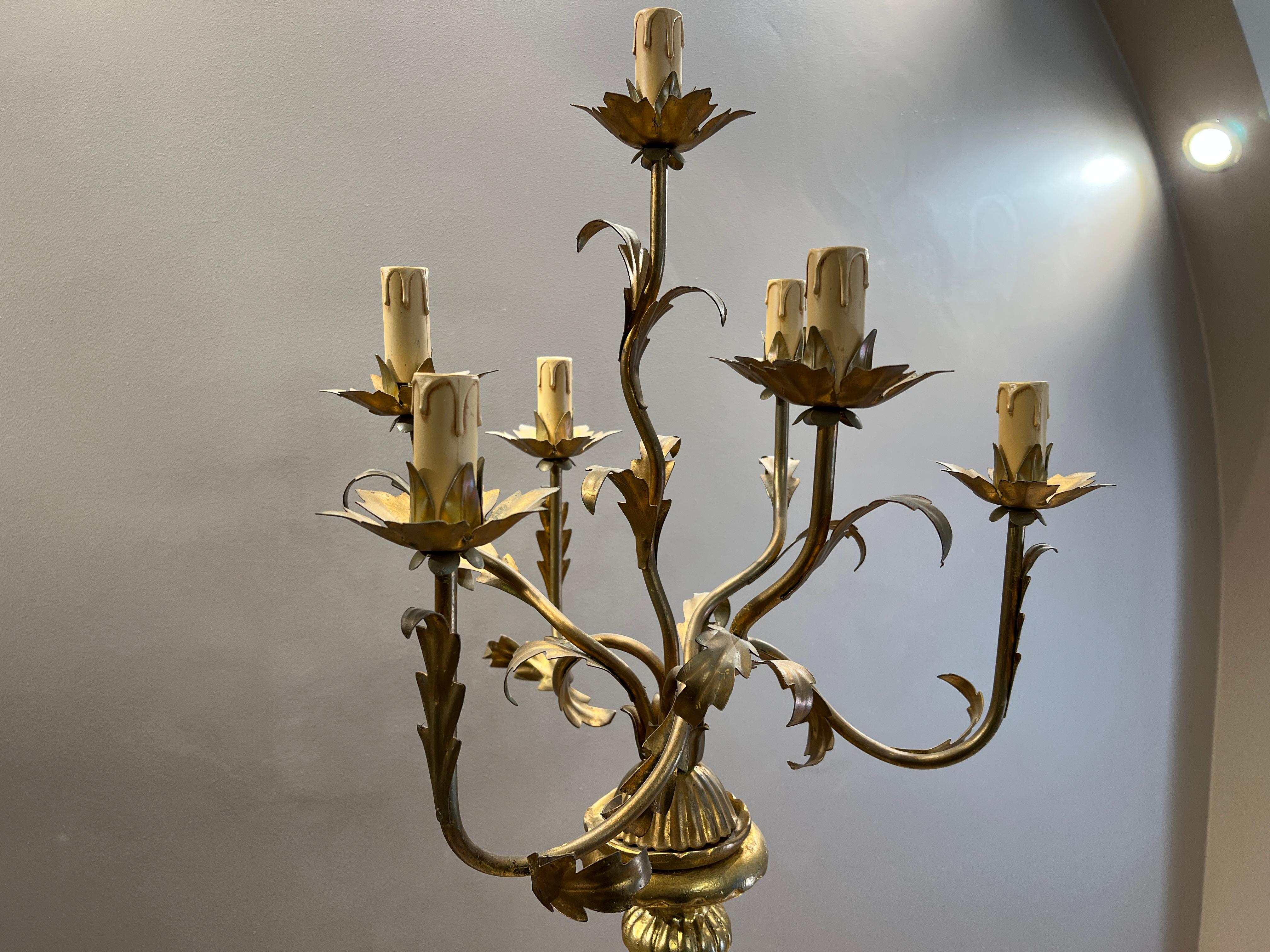 Lampe sculpture antique de style mauresque - Accents dorés peints à la main, Design Elegance en vente 3