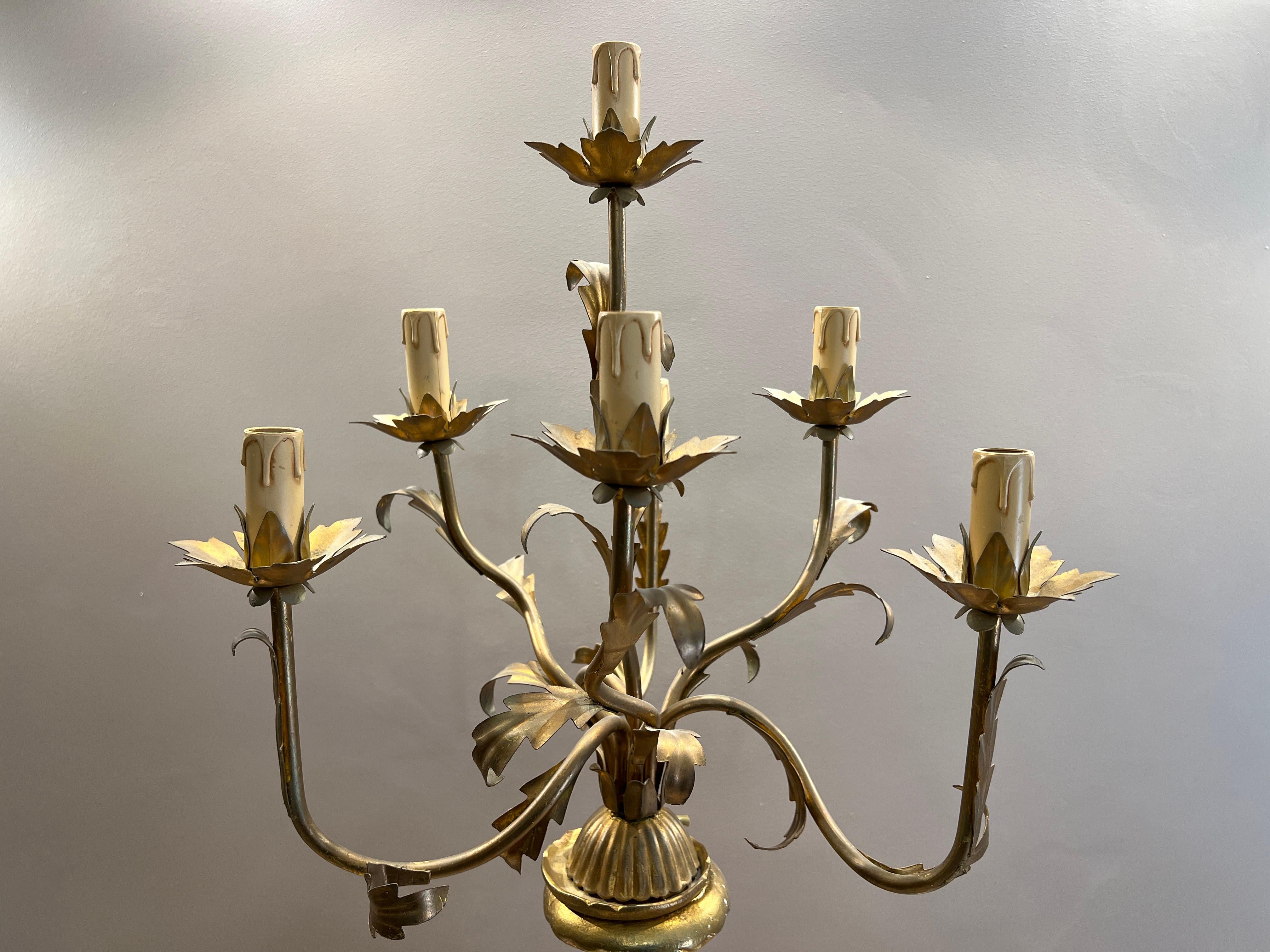 Lampe sculpture antique de style mauresque - Accents dorés peints à la main, Design Elegance en vente 8