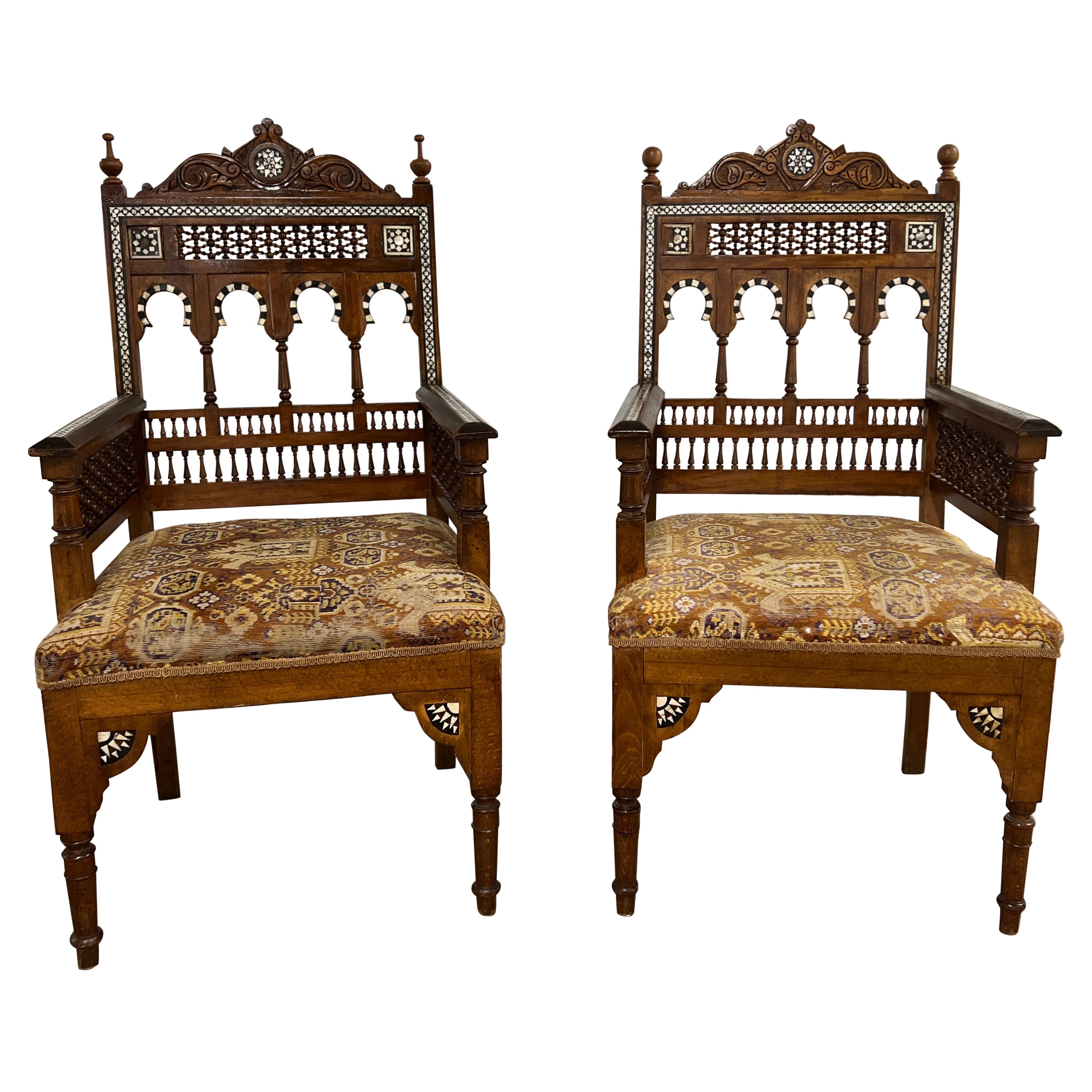 Antiguo Par de Sillones Arabescos Moriscos con Incrustaciones Sirias Circa 1900