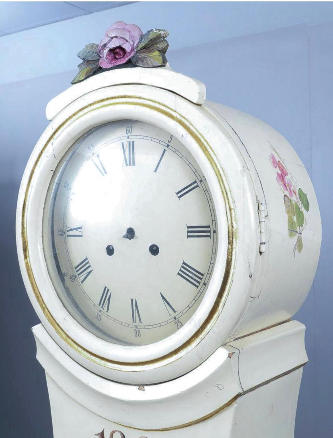 Antique Mora Clock Swedish 1800s White Hand Painted Roses (Schwedisch) im Angebot