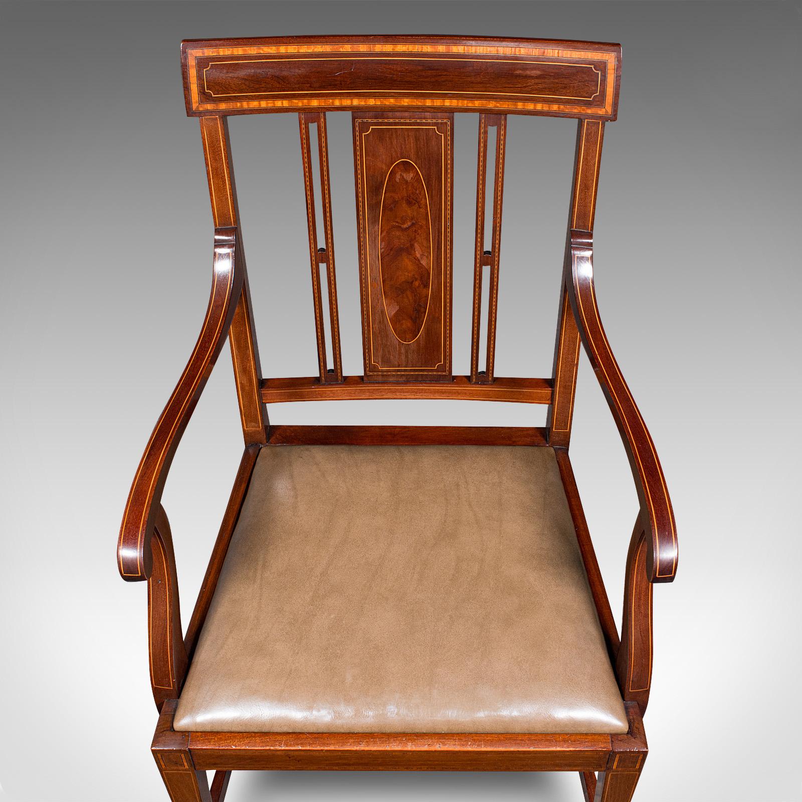 Silla auxiliar de salón antigua, asiento acodado de nogal inglés, Shoolbred, eduardiana Cuero en venta