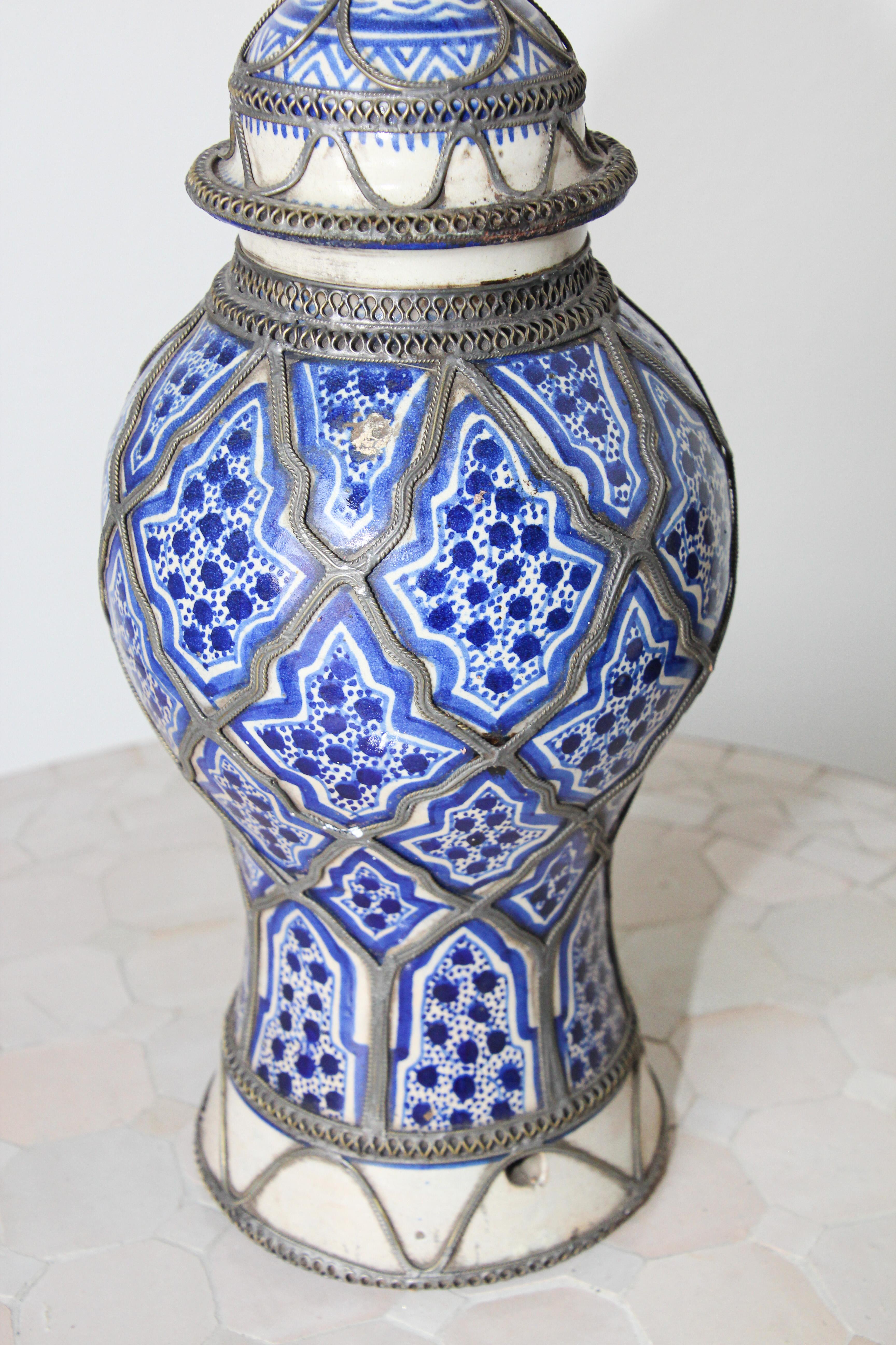 Céramique Bougeoir marocain ancien de Fez en céramique filigrane argenté en vente