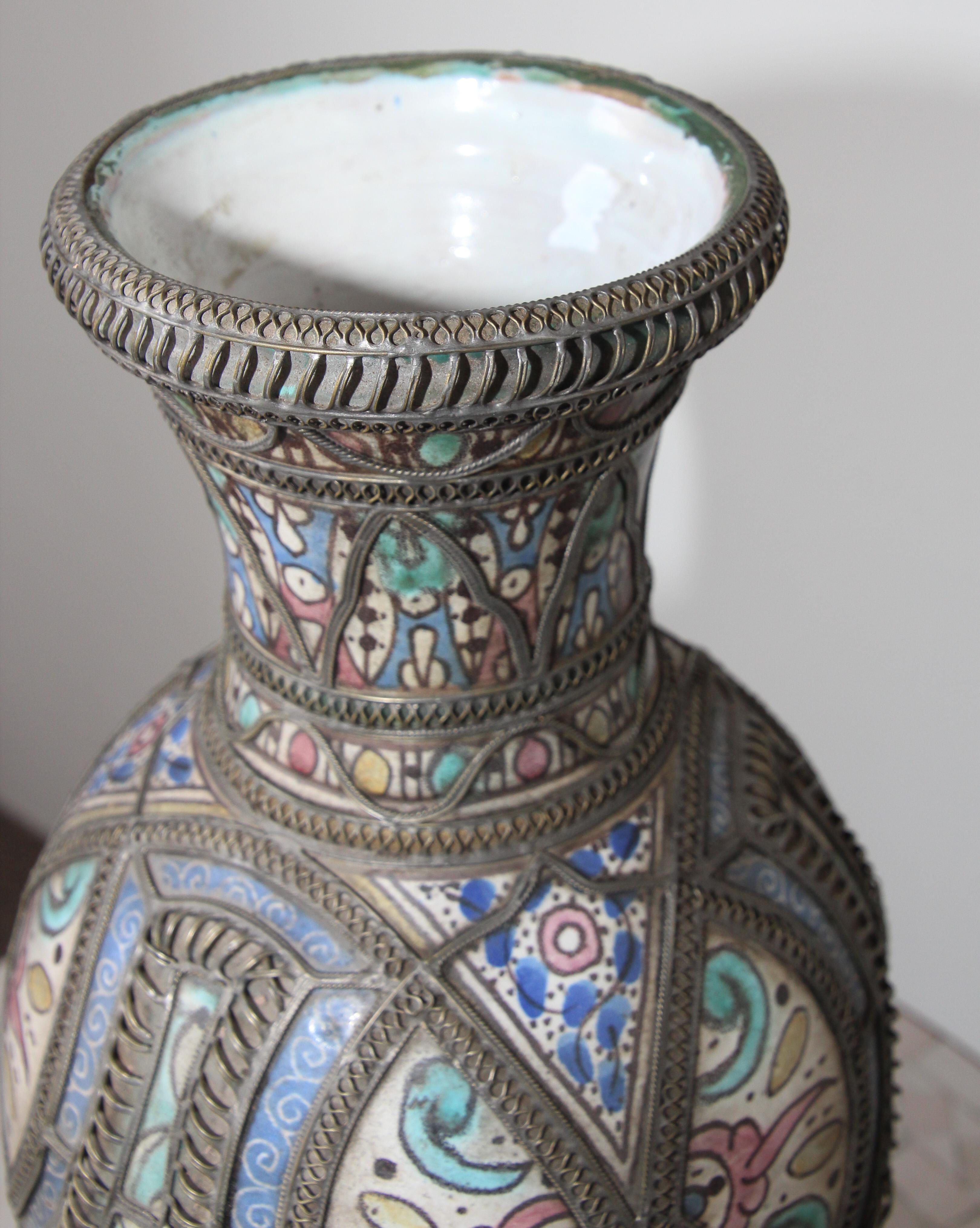 Antique Moroccan Ceramic Footed Vase from Fez with Silver Filigree For Sale 2