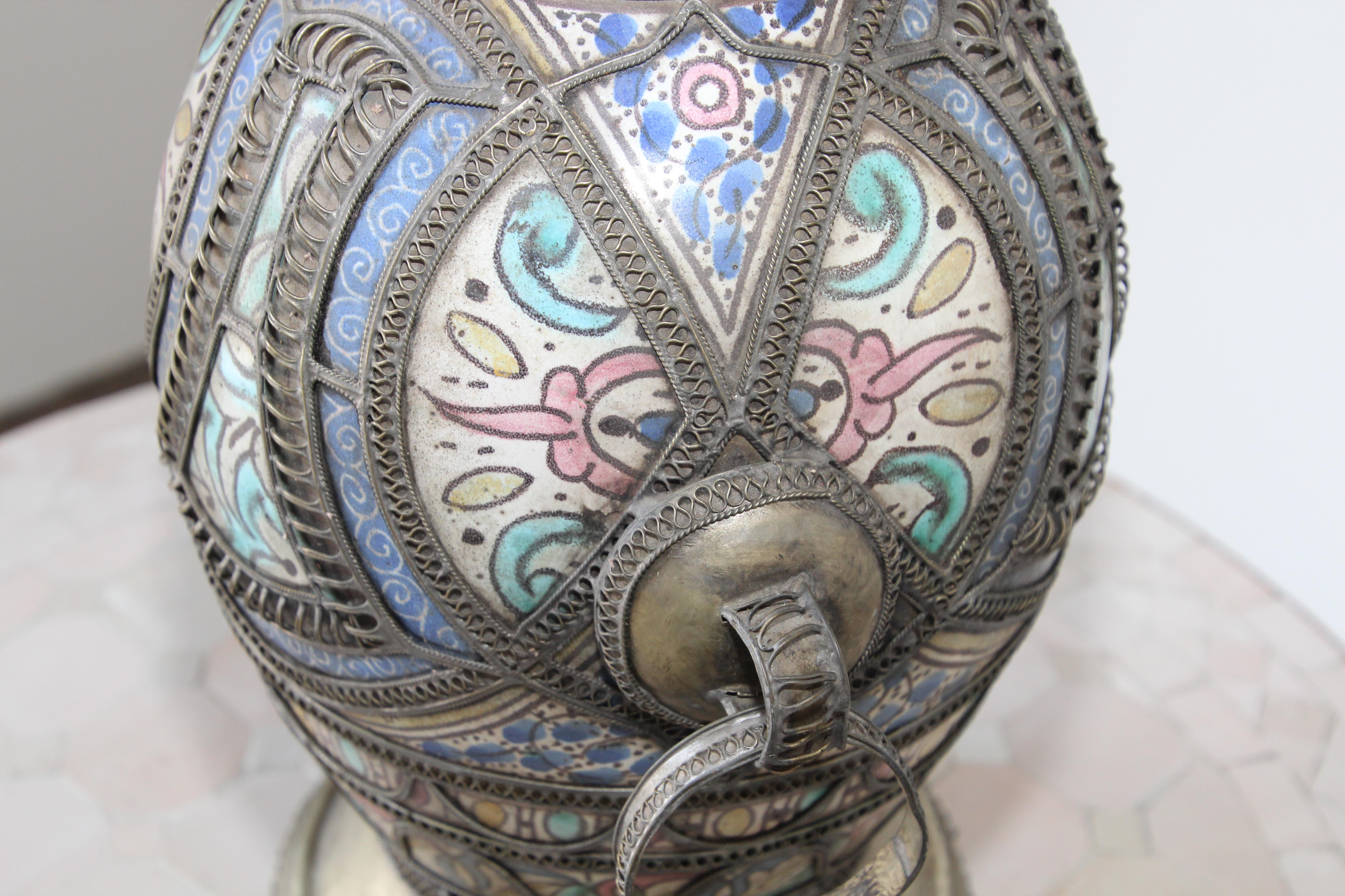 Antique Moroccan Ceramic Footed Vase from Fez with Silver Filigree For Sale 4
