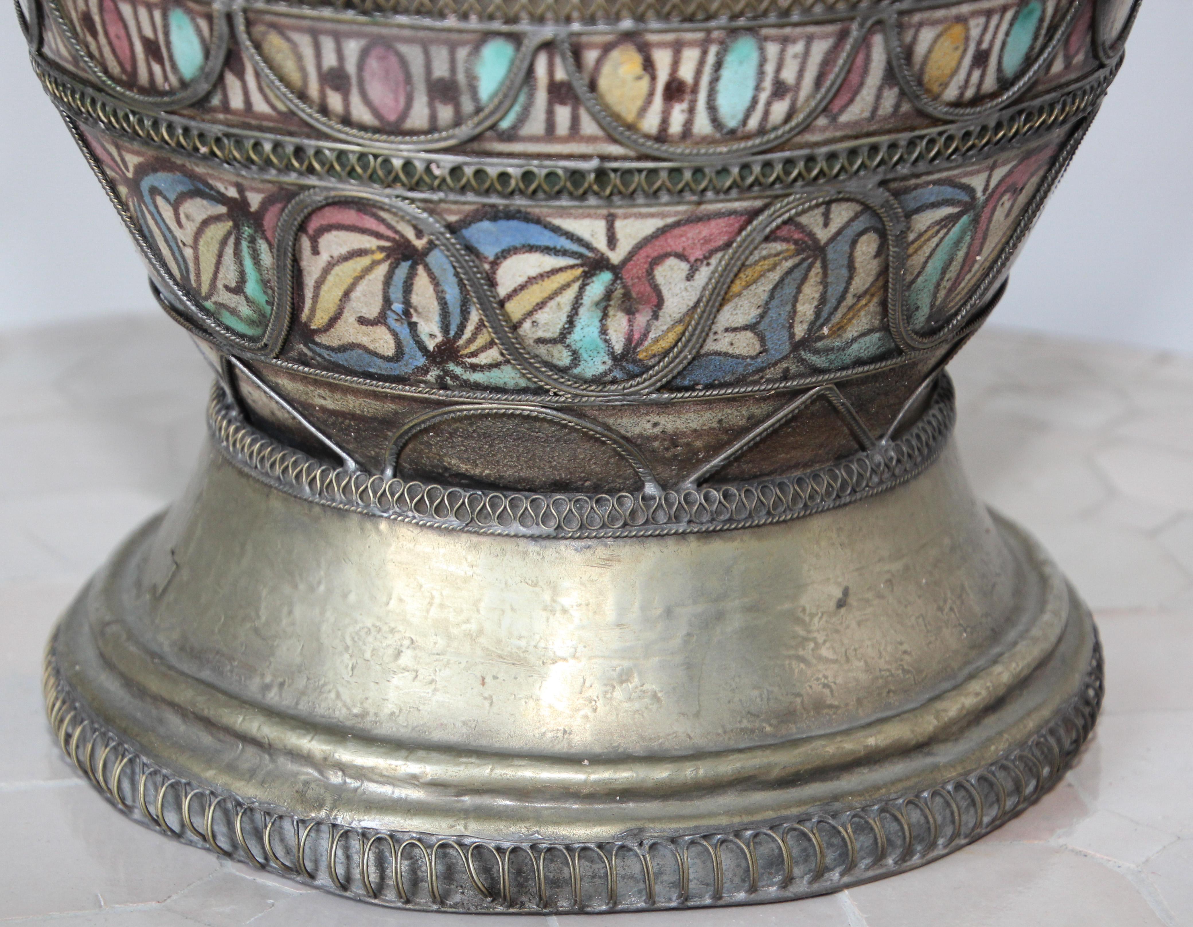 Antique Moroccan Ceramic Footed Vase from Fez with Silver Filigree For Sale 6
