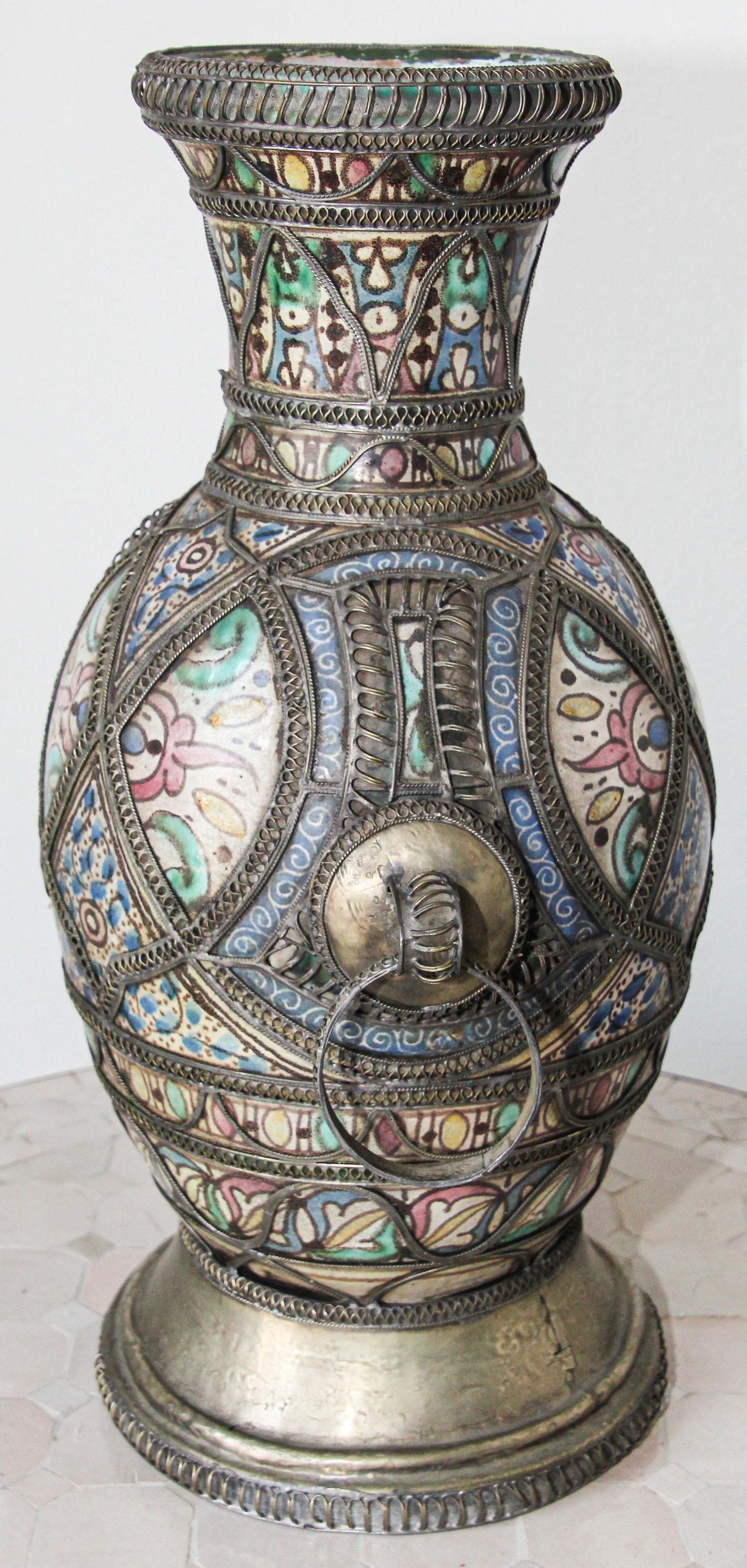 Hand-Crafted Antique Moroccan Ceramic Footed Vase from Fez with Silver Filigree For Sale