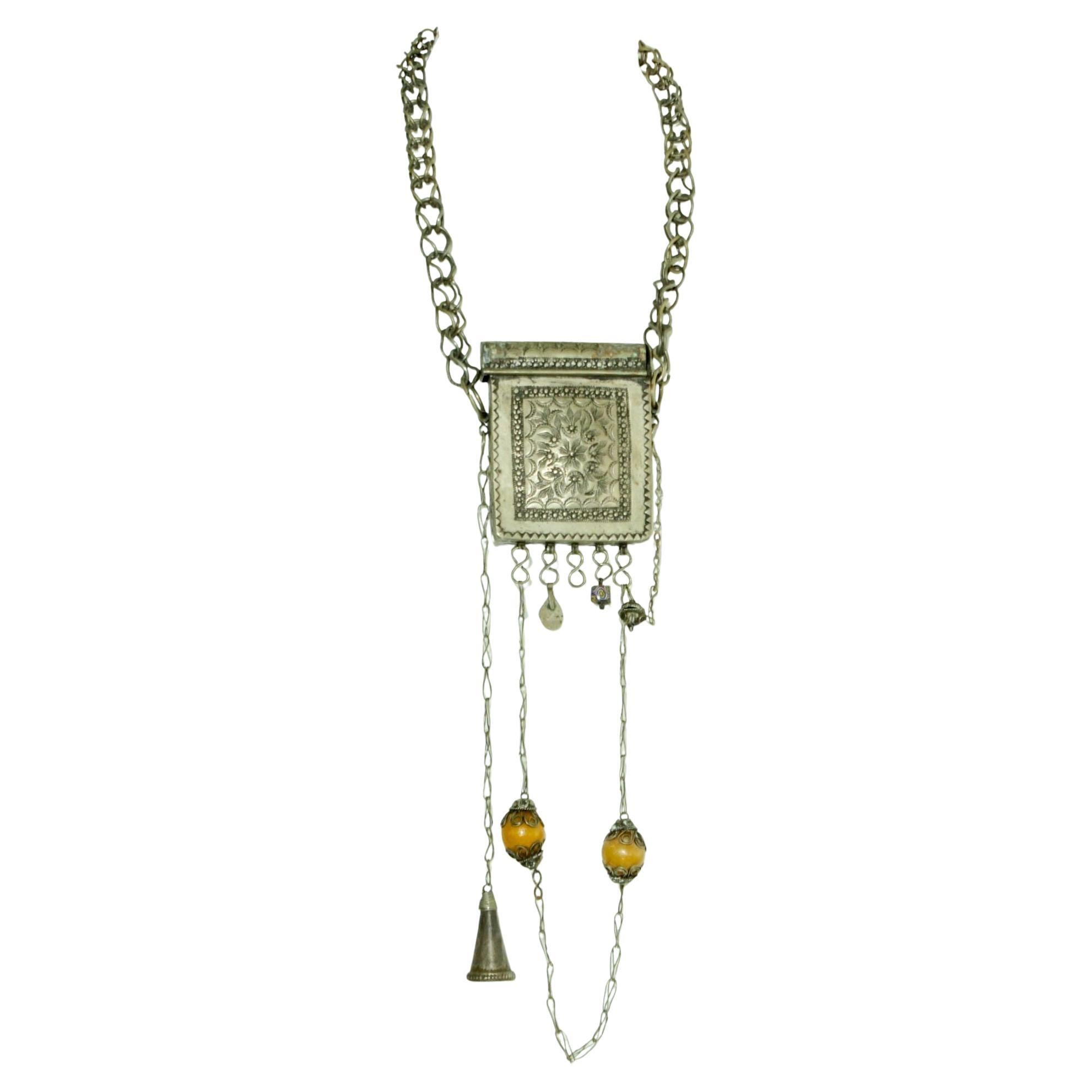 Antiguo Talismán Étnico Marroquí Caja Porta Amuletos de Plata en venta