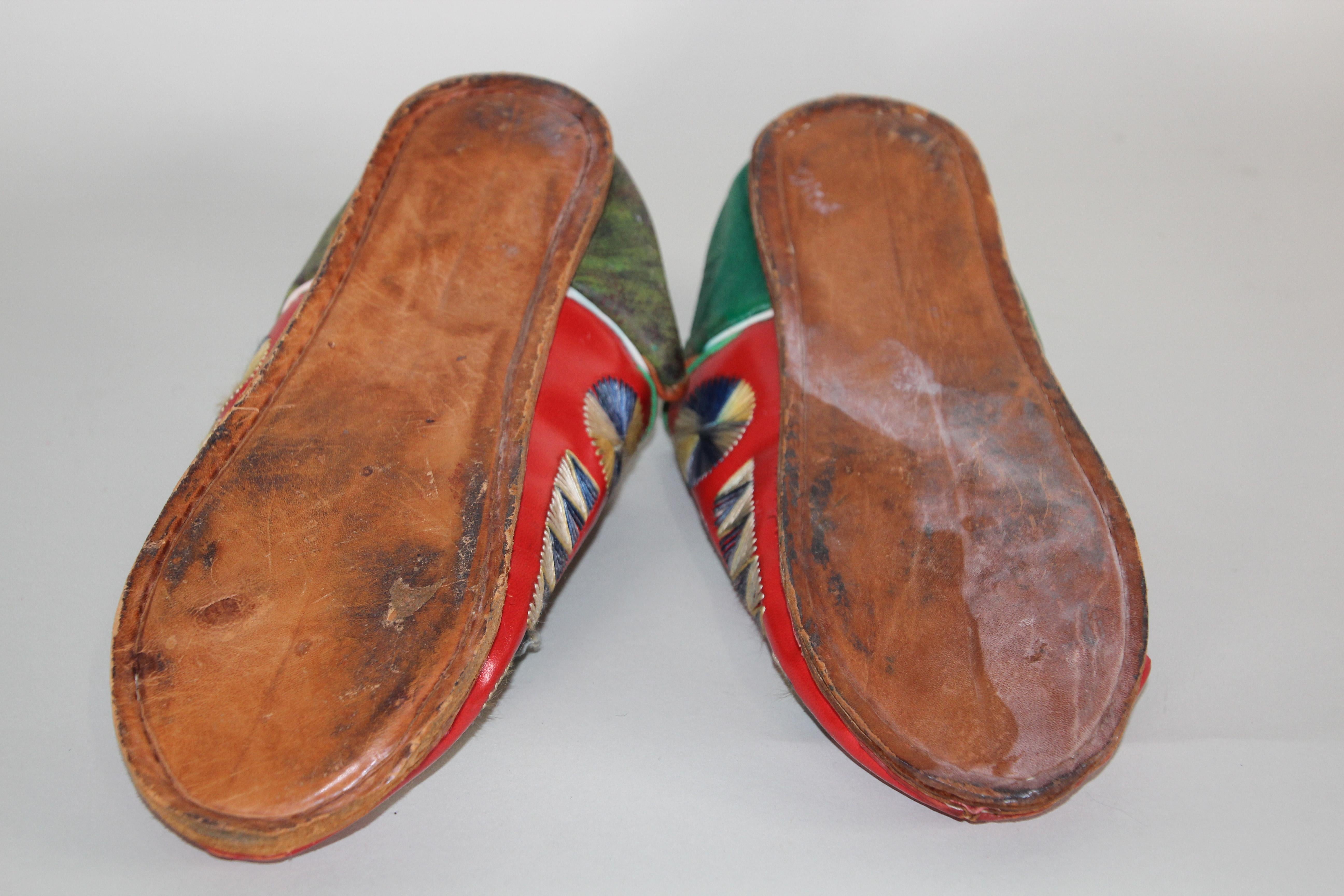 Antique Moroccan Hand Tooled Berber Leather Babouches Shoes In Fair Condition For Sale In North Hollywood, CA