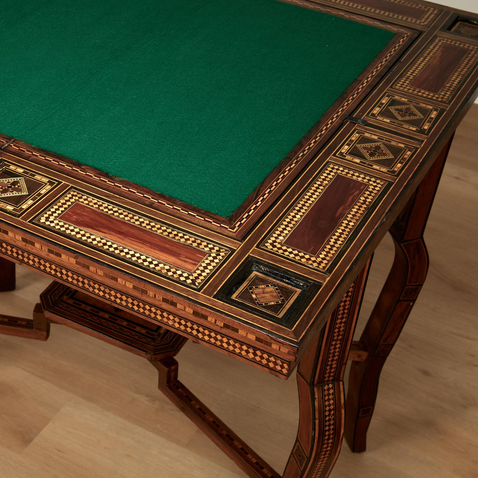 Ancienne console de jeu marocaine marquetée en vente 4