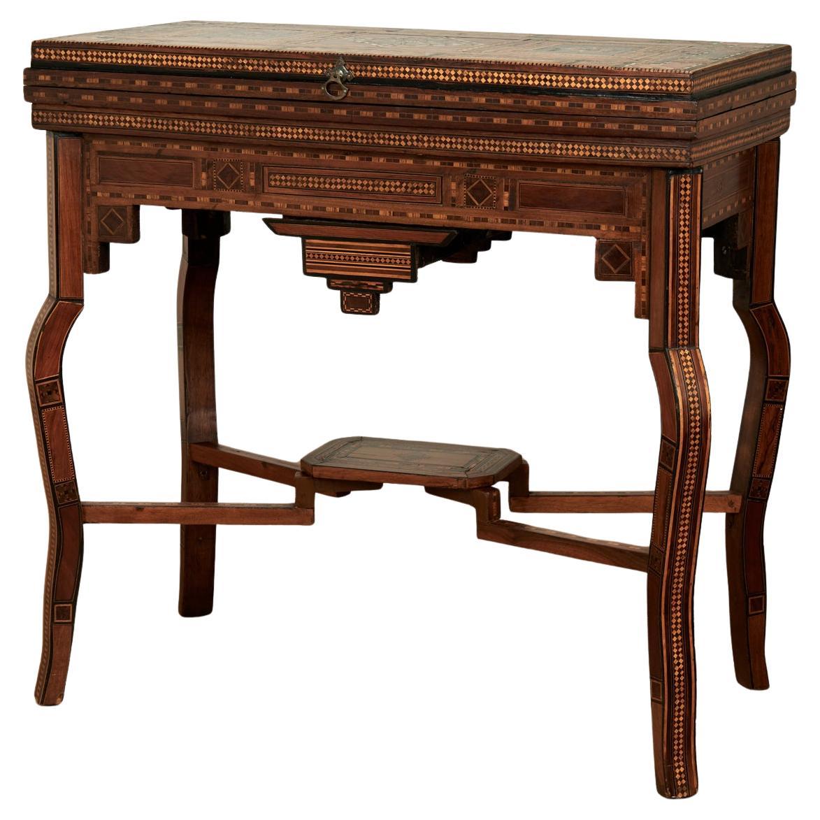 Ancienne console de jeu marocaine marquetée en vente