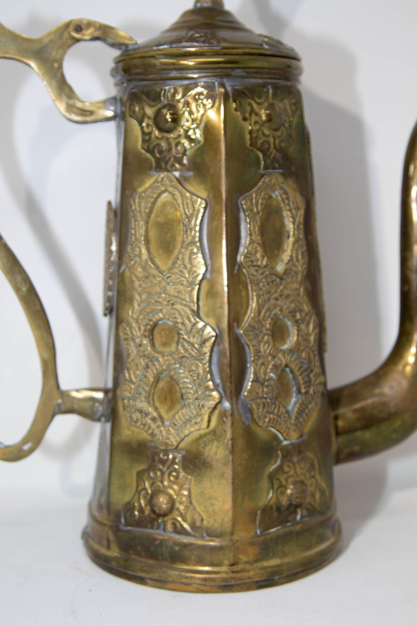 Antique Moroccan Islamic Brass Coffee Pot Dallah In Good Condition In North Hollywood, CA