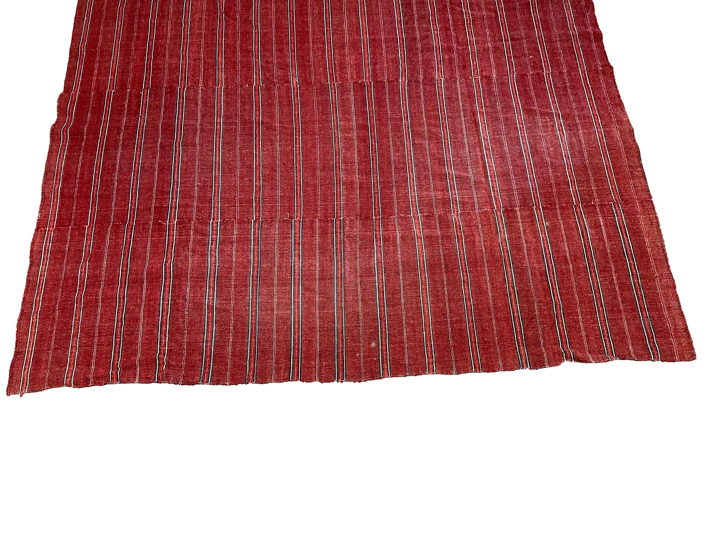 Antiker marokkanischer Kelim-Kelim-Teppich-Wandteppich, handgefertigt, 6x8 178cm x 226cm (Asiatisch) im Angebot