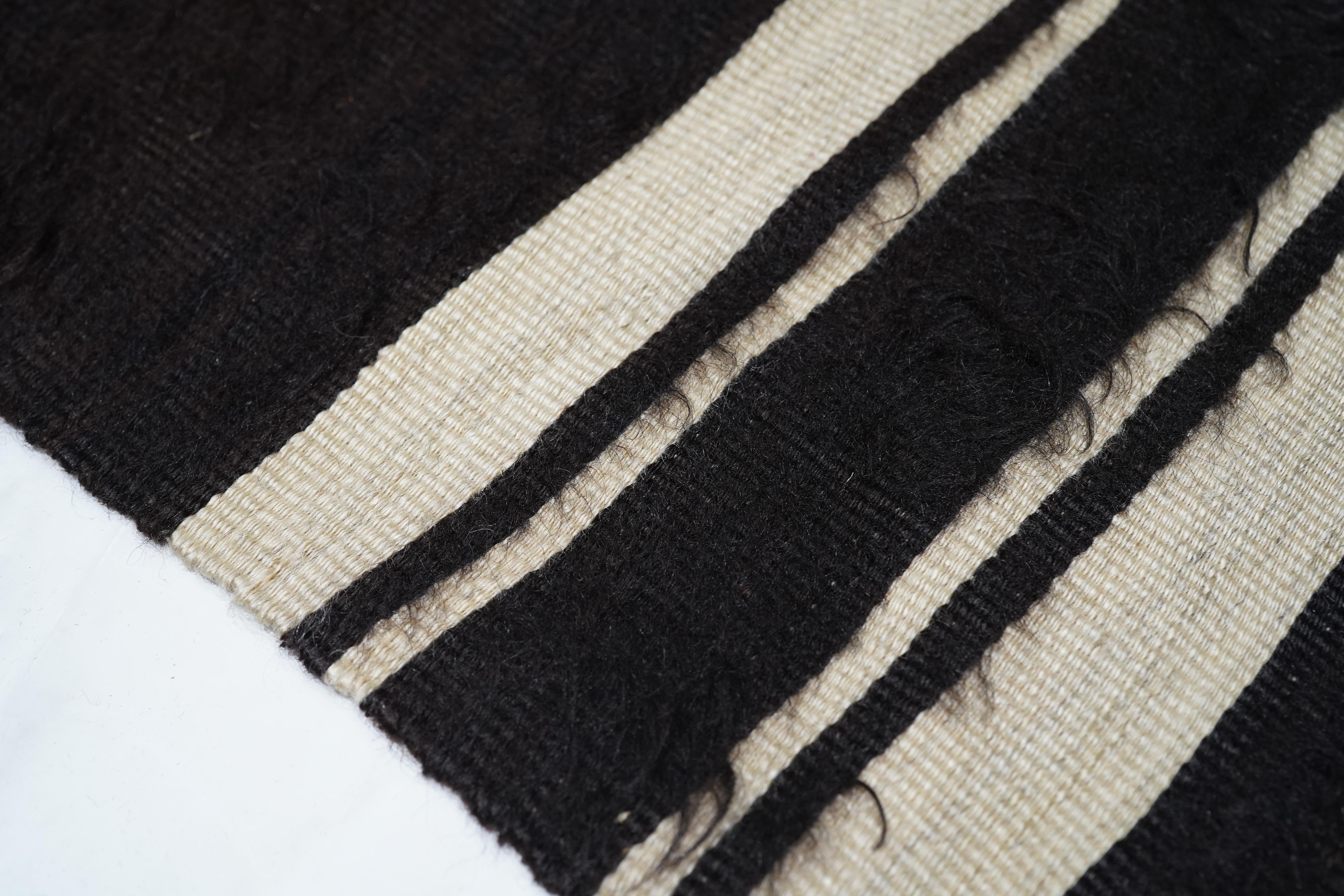 20th Century Antique Moroccan Kilim Rug 4'9