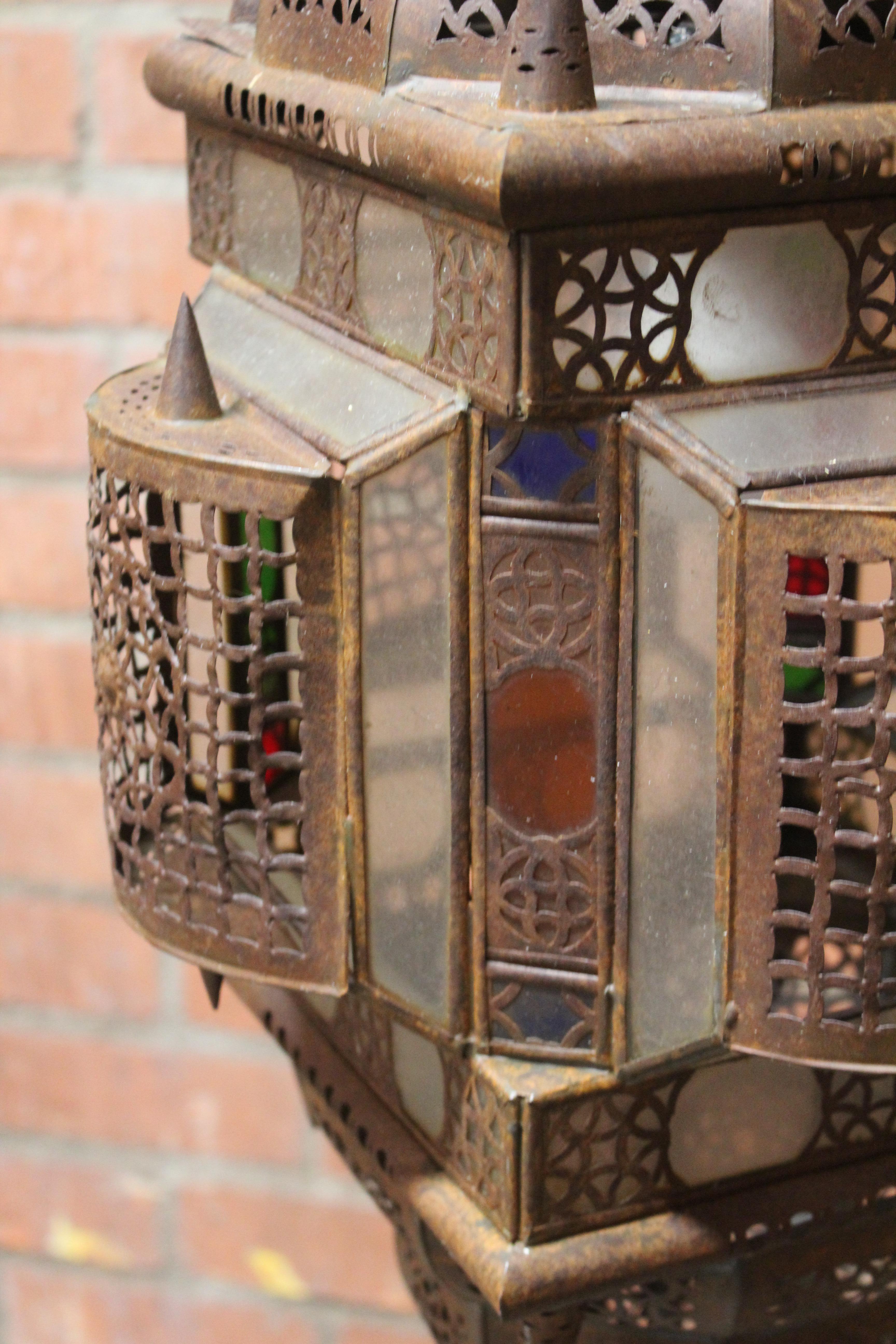 Lampe à suspension marocaine ancienne de style mauresque avec lanterne suspendue 6