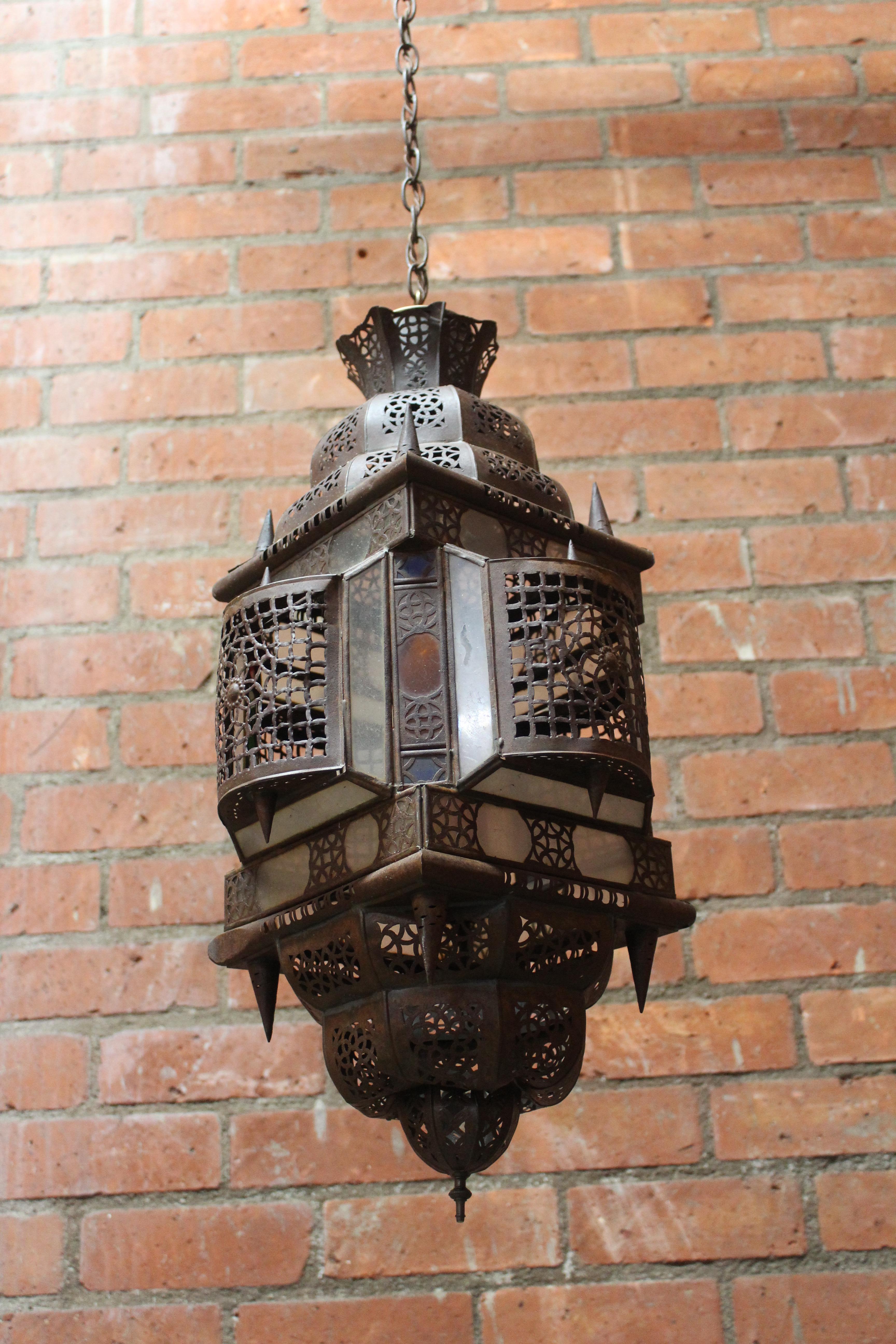 Marocain Lampe à suspension marocaine ancienne de style mauresque avec lanterne suspendue