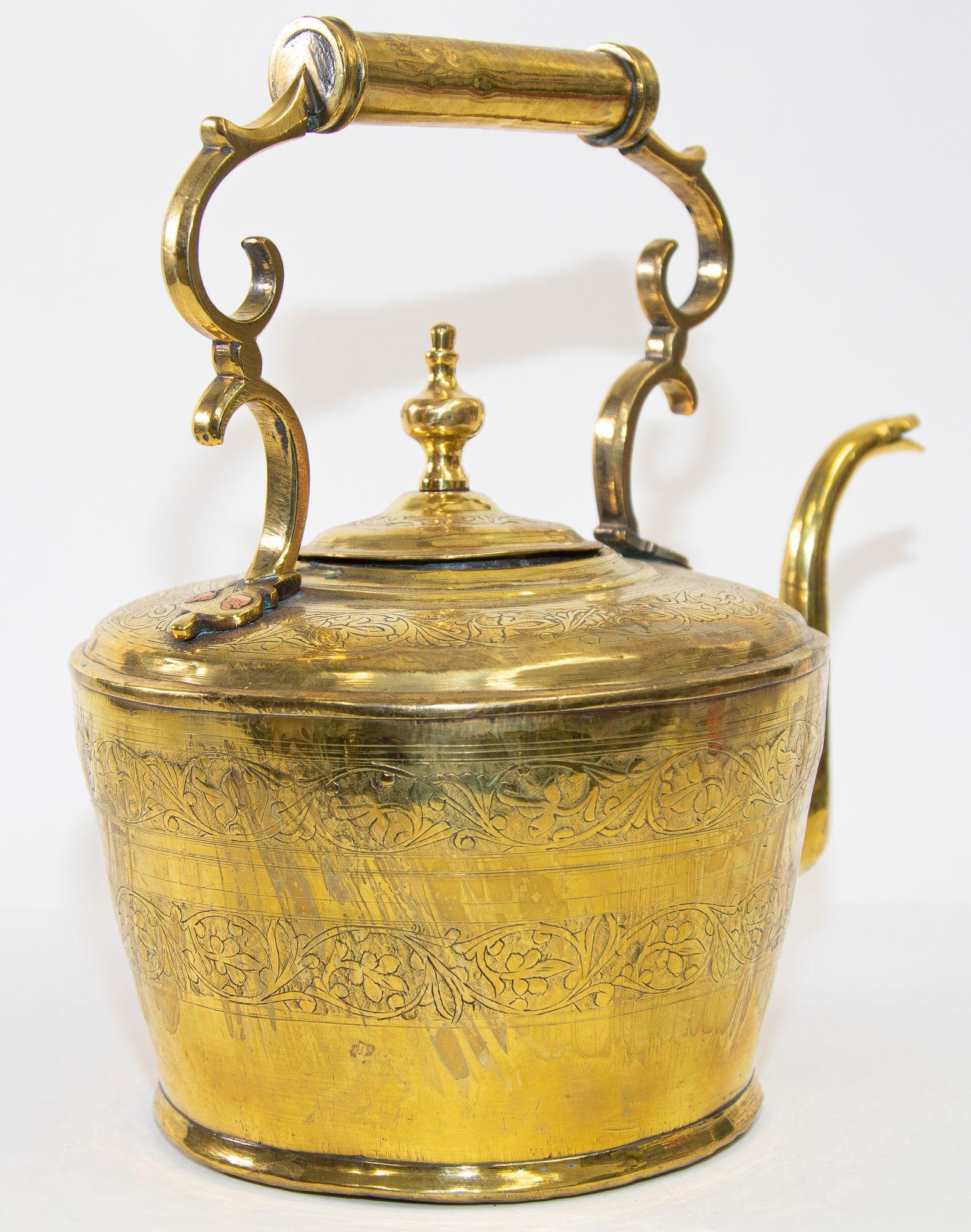 Antique Moroccan Moorish Large Heavy Solid Brass Kettle, 19th C In Good Condition In North Hollywood, CA