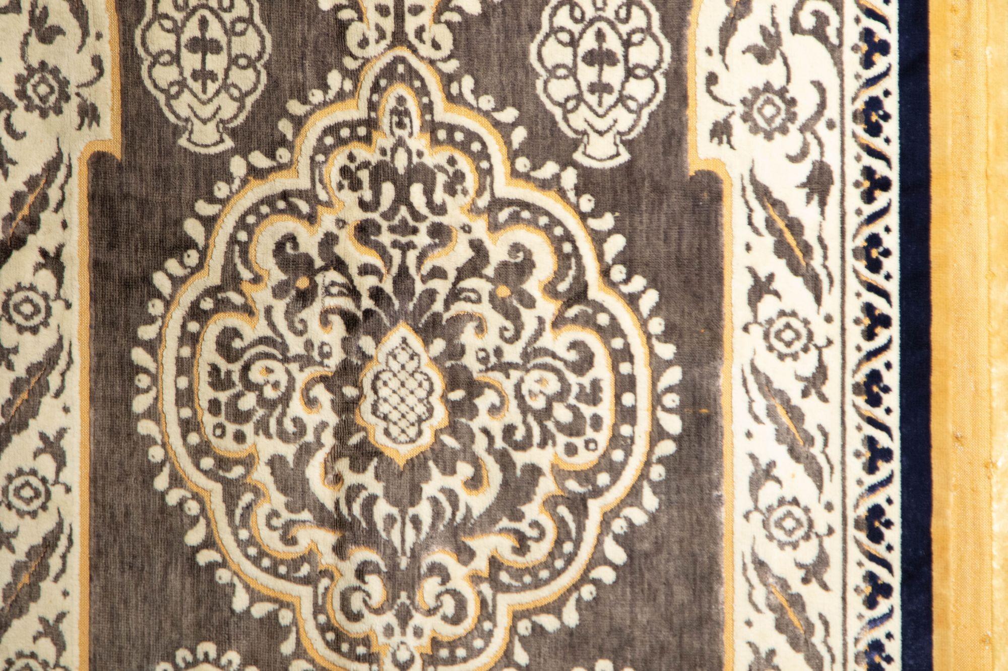 Antiker marokkanischer maurischer Wandteppich aus Seide und Textilteppich aus dem 19. Jahrhundert, Hiti im Angebot 8