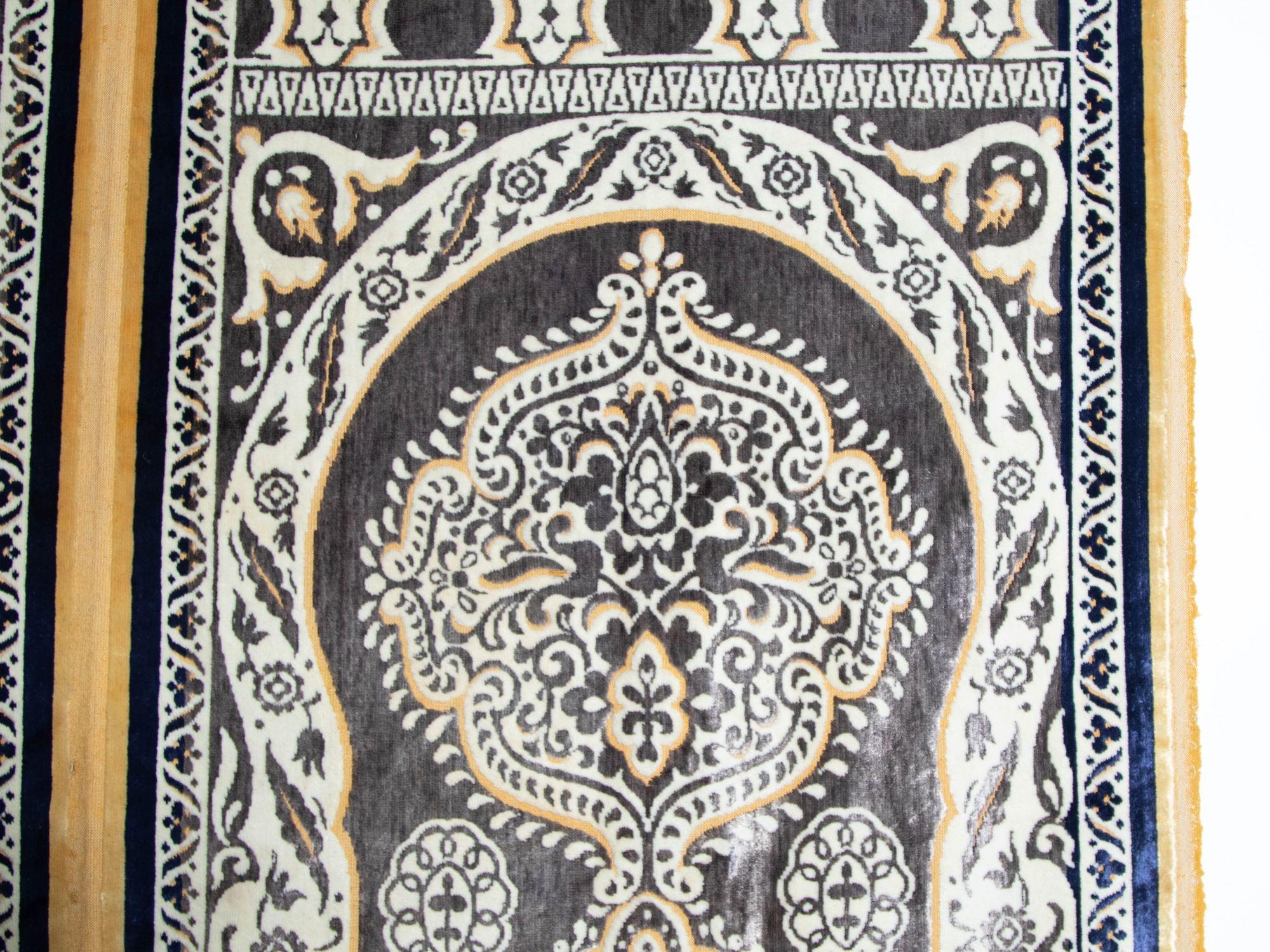 Antique Moroccan Moorish Silk Textile Tapestry Wall Hanging Hiti 19th C. In Good Condition For Sale In North Hollywood, CA