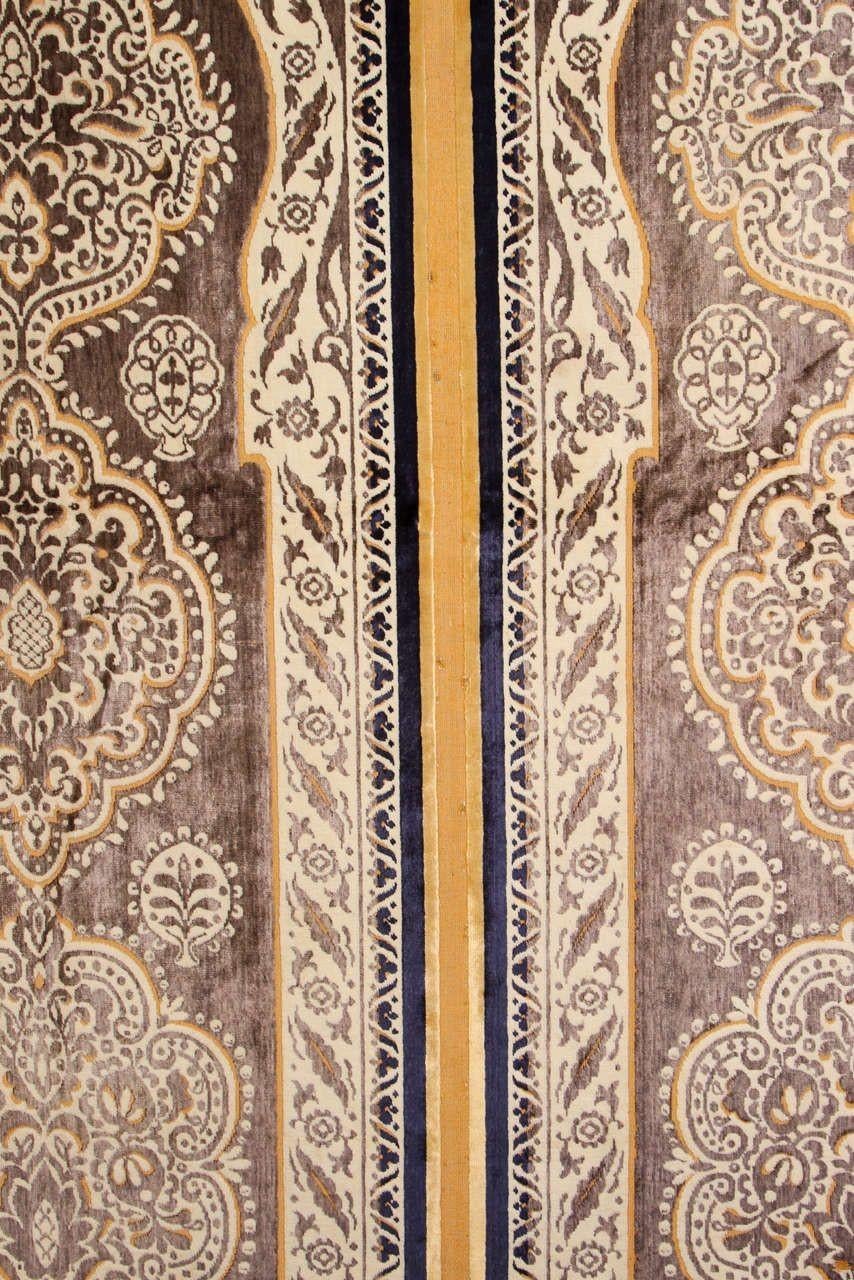 Antiker marokkanischer maurischer Wandteppich aus Seide und Textil, Wandbehang mit Hiti im Zustand „Gut“ im Angebot in North Hollywood, CA