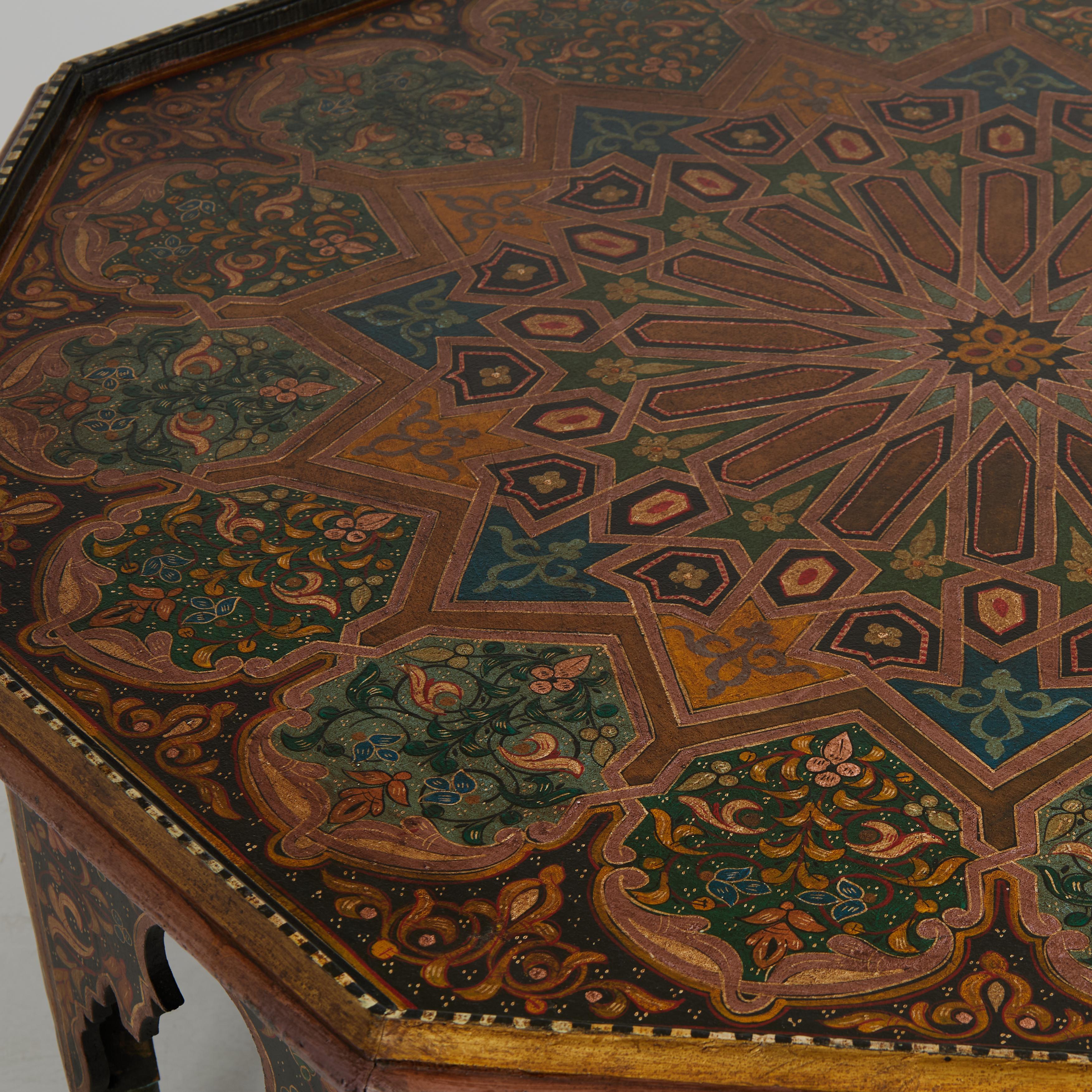 Marocain Ancienne table basse octogonale peinte marocaine en vente