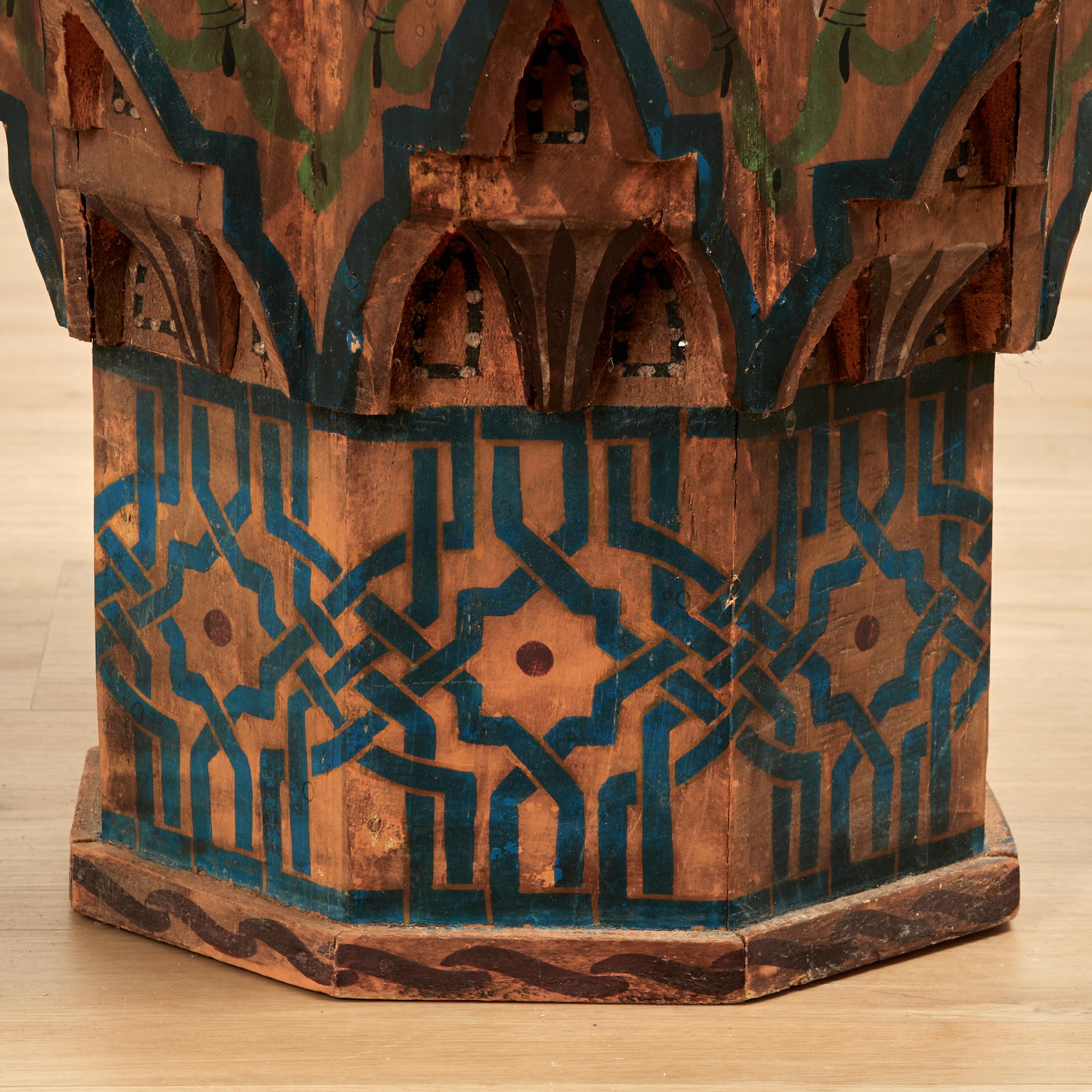 Antike marokkanische gemalt Stern Form Stand oder Tisch im Angebot 1