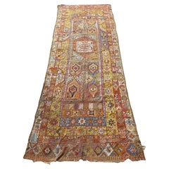 Antiker marokkanischer langer Rabat-Teppich, 19. Jahrhundert