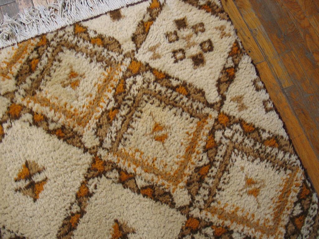 Late 20th Century Vintage 1970s Moroccan Rabat Carpet ( 9' x 11'10