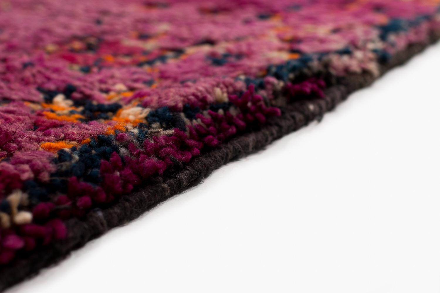 Tappeto antico viola Beni Mguild in lana marocchina Shag Midcentury Diamond Area Rug in vendita 4