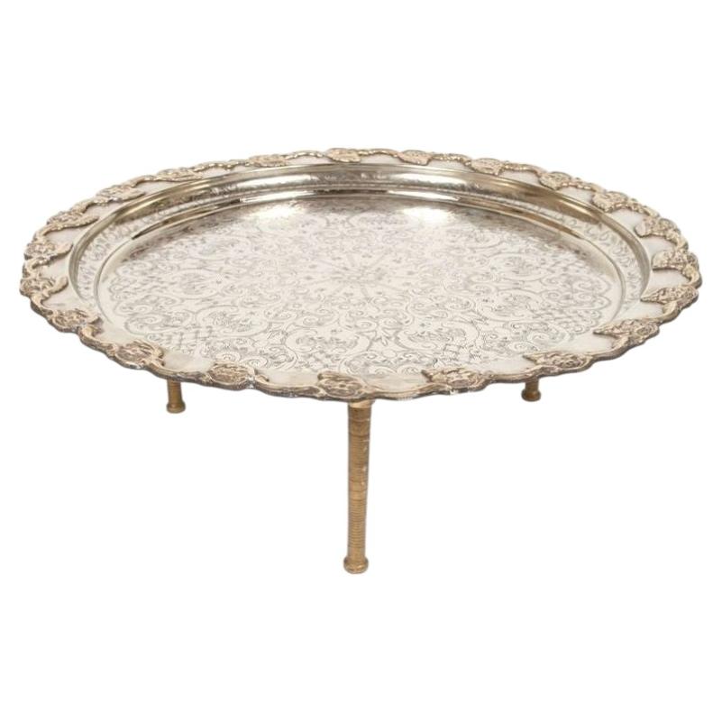 Ancienne table à thé marocaine en métal argenté sur pieds amovibles Fez, circa 1920 en vente