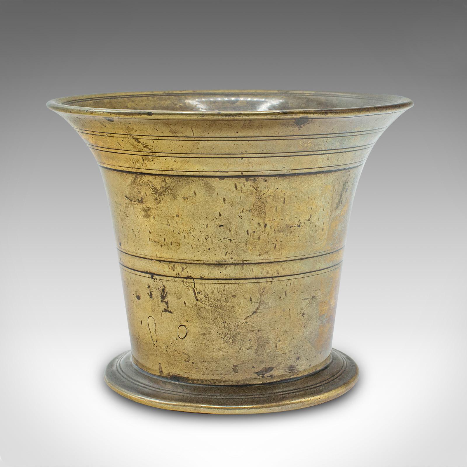 Britannique Duo antique Mortar and Pestle anglais, laiton, apothicaire, jardinière géorgienne en vente