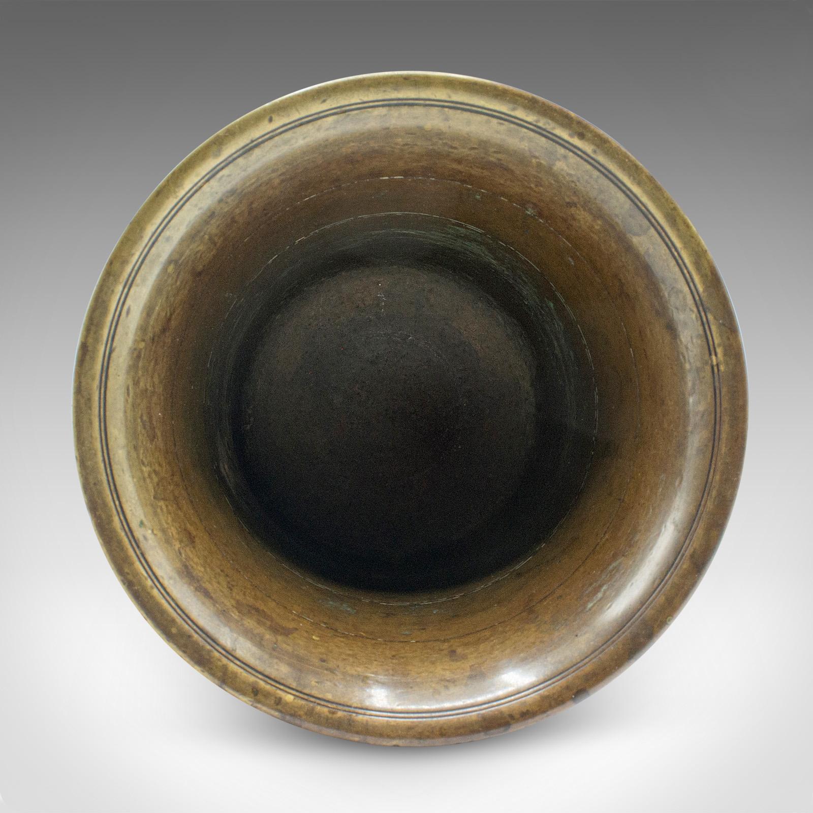 XVIIIe siècle Duo antique Mortar and Pestle anglais, laiton, apothicaire, jardinière géorgienne en vente