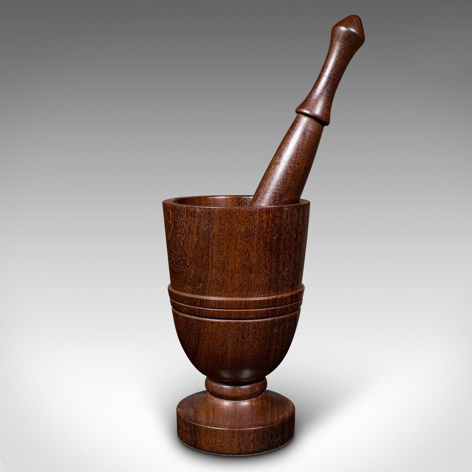 Mortero y maja antiguos, ingleses, nogal, boticario, utensilios de cocina, victorianos siglo XIX en venta