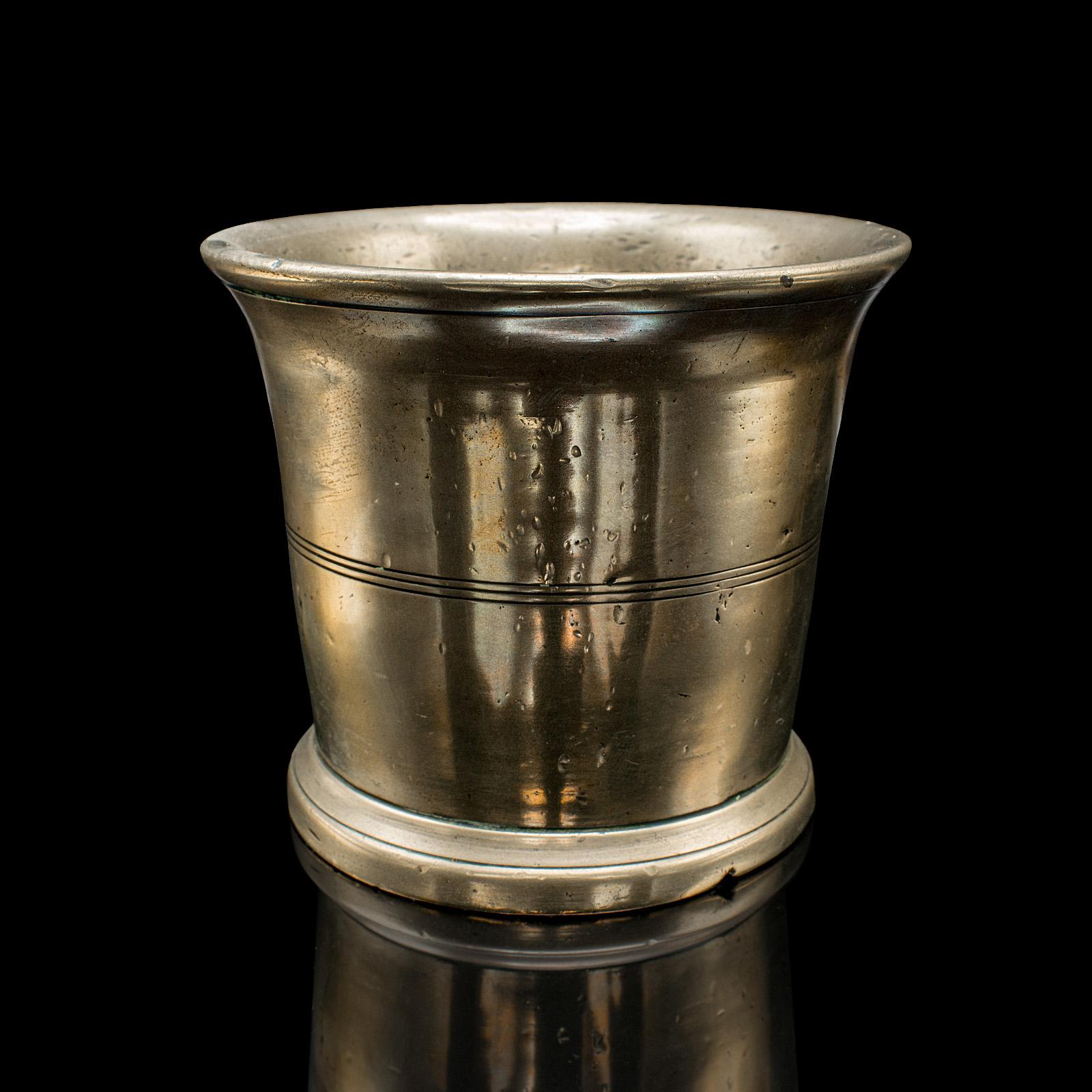 Antique Mortar and Pestle Set, English Bronze Apothecary Grinder, Georgian, 1750 Británico en venta