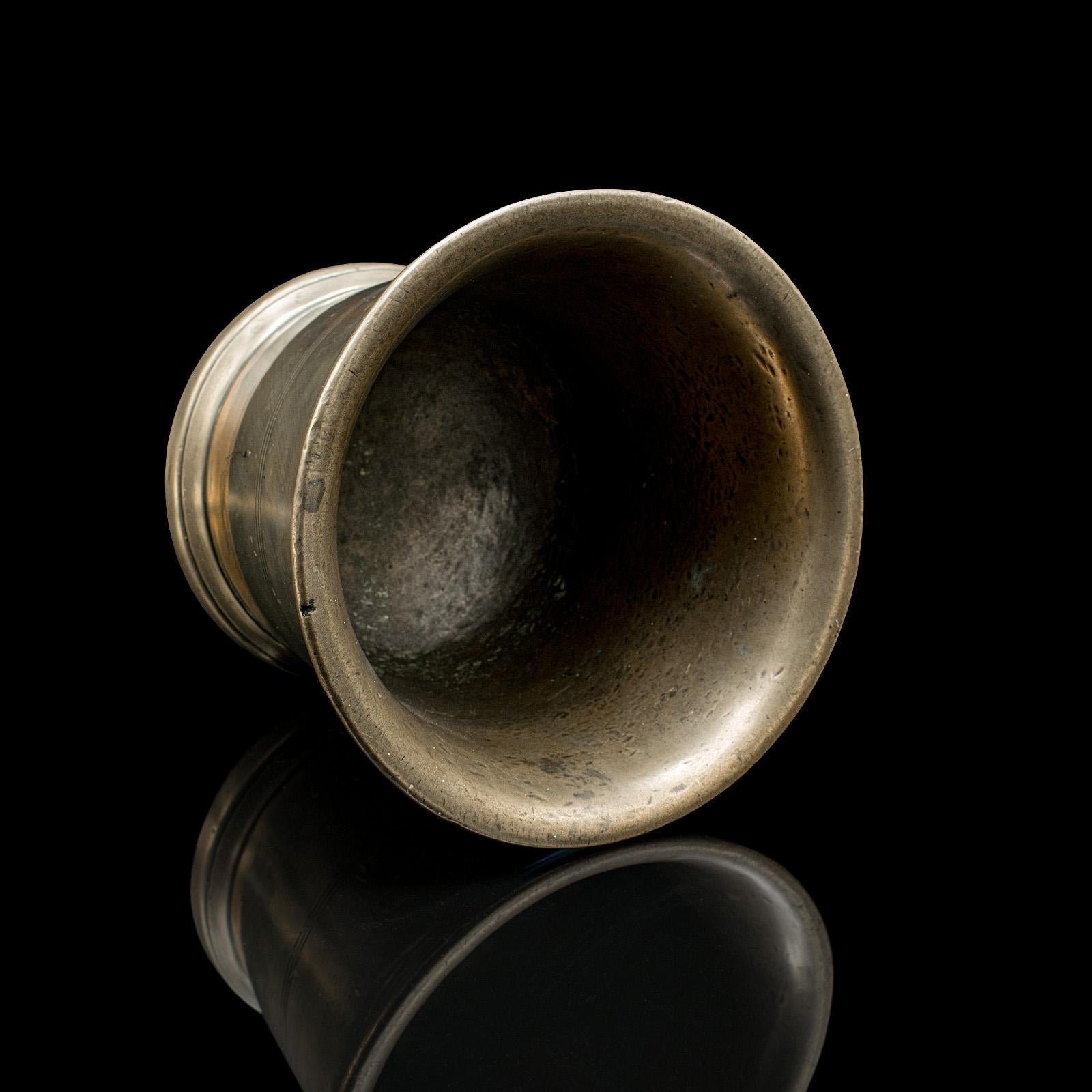 Antique Mortar and Pestle Set, English Bronze Apothecary Grinder, Georgian, 1750 mediados del siglo XVIII en venta