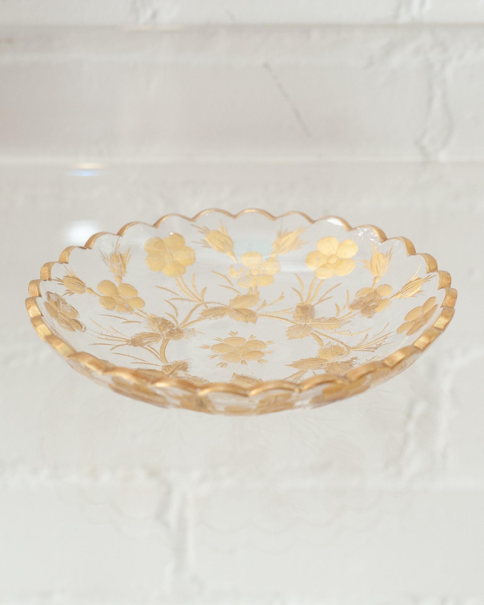 Antique Moser Bohemian Cut Crystal and Gilt Bowl with Scalloped Edge In Good Condition In Toronto, ON