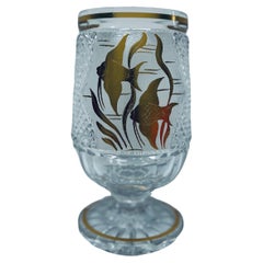 Antike Moser-Kristallschliffglasvase mit Gravur „Schwingender Fisch“ aus Gold