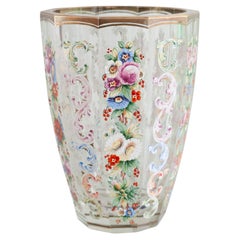 Vase antique Moser peint à la main de motifs floraux multicolores et doré