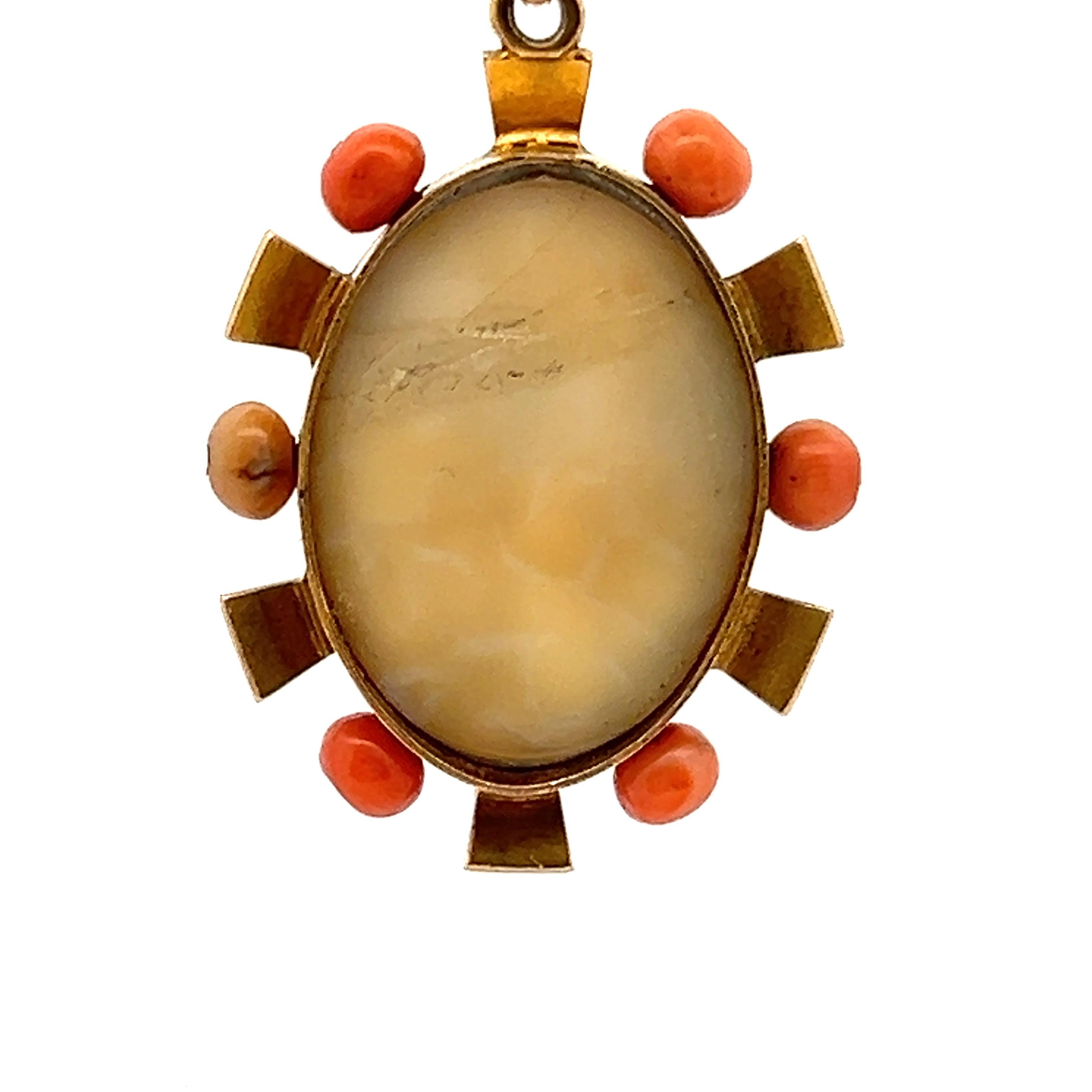 Antique Moss Agate and Coral Pendant Necklace For Sale 1